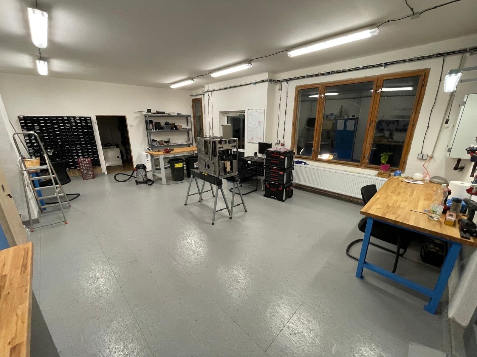 non-residential property to rent, 200 m², B. Němcové, Veltrusy, Středočeský Region non-residential property to rent, 200 m², B. Němcové, Veltrusy, Středočeský Region