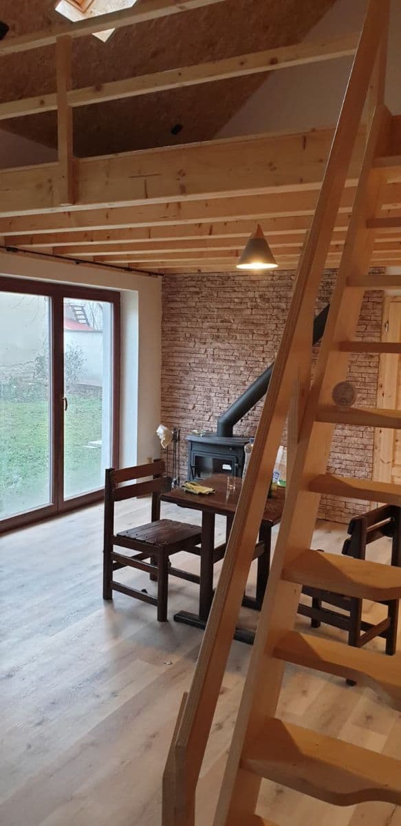 non-residential property to rent, 200 m², B. Němcové, Veltrusy, Středočeský Region non-residential property to rent, 200 m², B. Němcové, Veltrusy, Středočeský Region