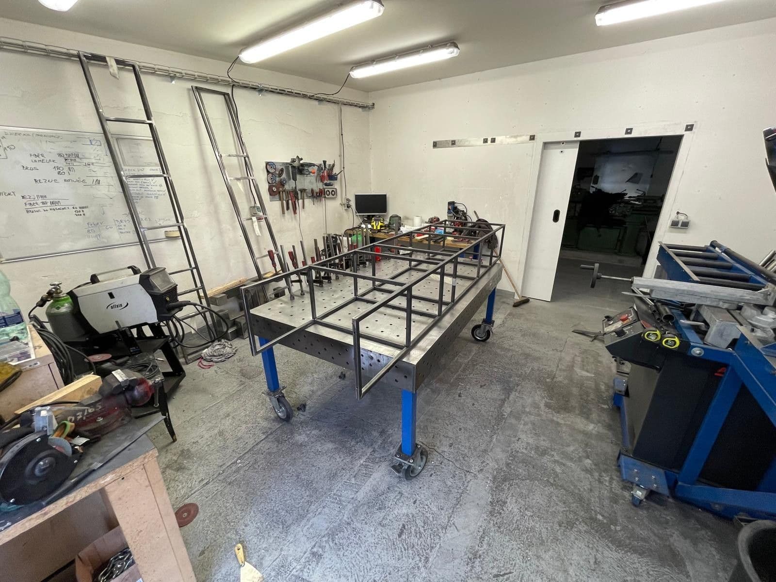 non-residential property to rent, 200 m², B. Němcové, Veltrusy, Středočeský Region non-residential property to rent, 200 m², B. Němcové, Veltrusy, Středočeský Region