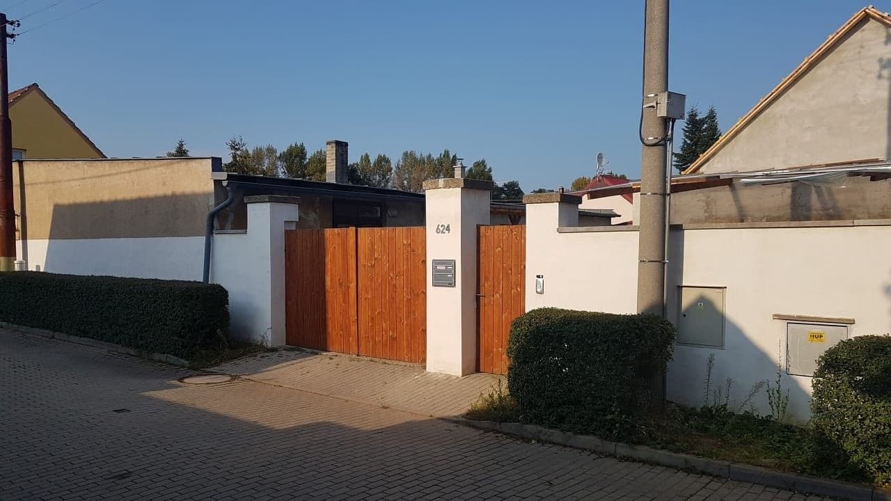 non-residential property to rent, 200 m², B. Němcové, Veltrusy, Středočeský Region non-residential property to rent, 200 m², B. Němcové, Veltrusy, Středočeský Region