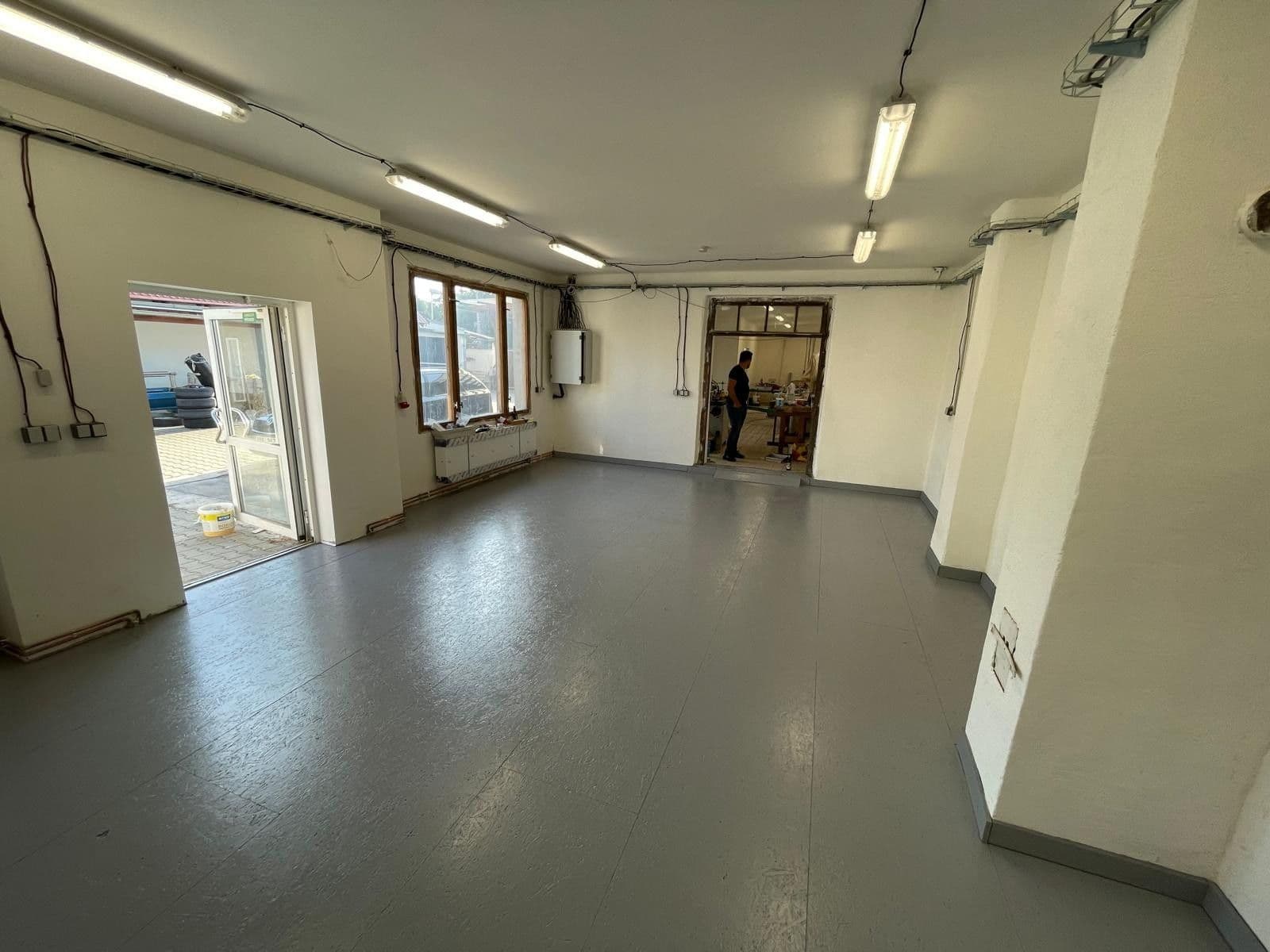 non-residential property to rent, 200 m², B. Němcové, Veltrusy, Středočeský Region non-residential property to rent, 200 m², B. Němcové, Veltrusy, Středočeský Region