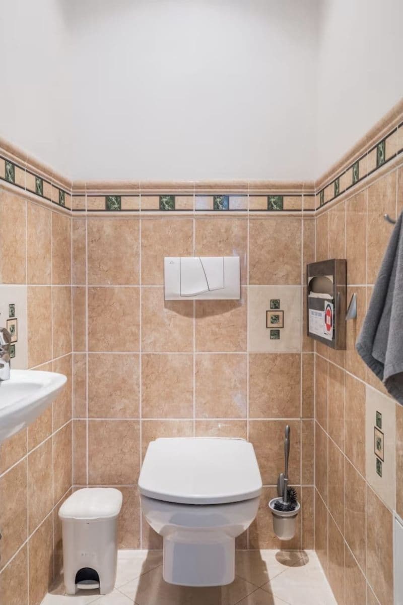 4 bedroom with open-plan kitchen flat to rent, 165 m², Strojnická, Prague, Prague 4 bedroom with open-plan kitchen flat to rent, 165 m², Strojnická, Prague, Prague