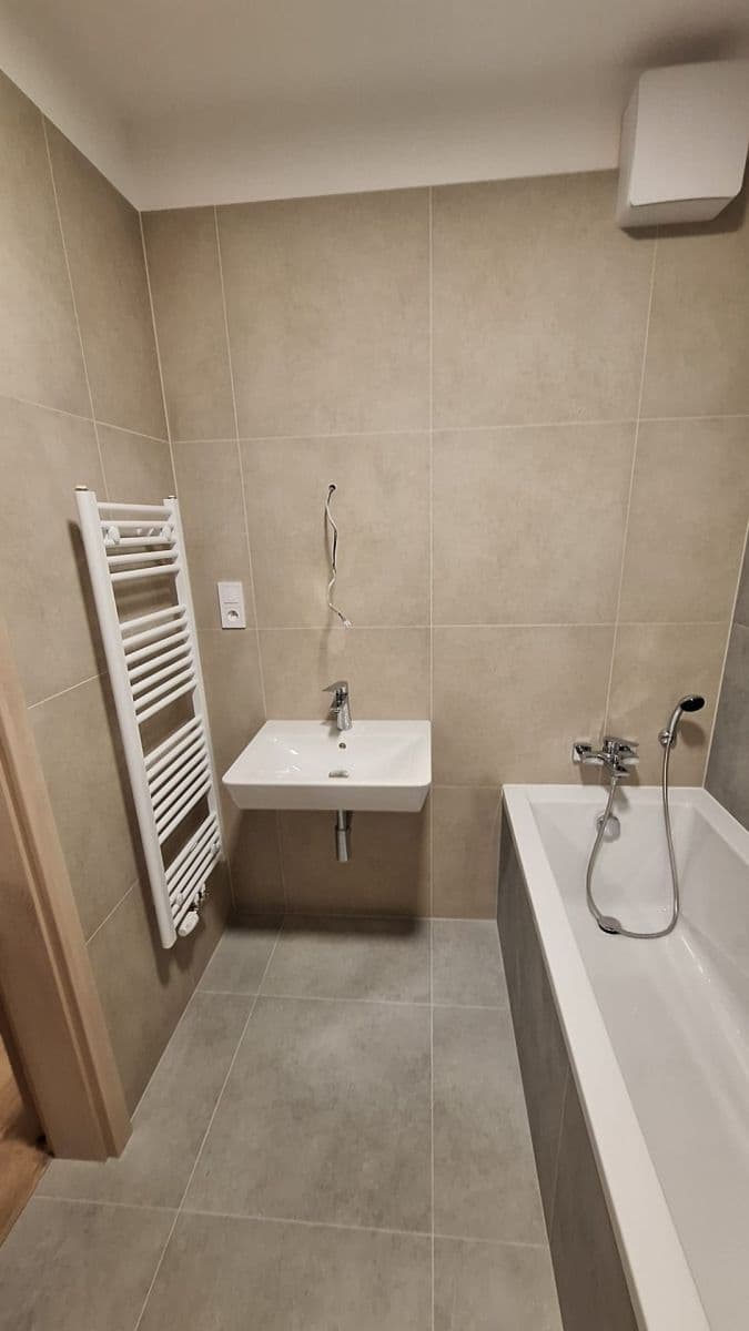 1 bedroom with open-plan kitchen flat to rent, 57 m², Topolová, Olomouc, Olomoucký Region 1 bedroom with open-plan kitchen flat to rent, 57 m², Topolová, Olomouc, Olomoucký Region