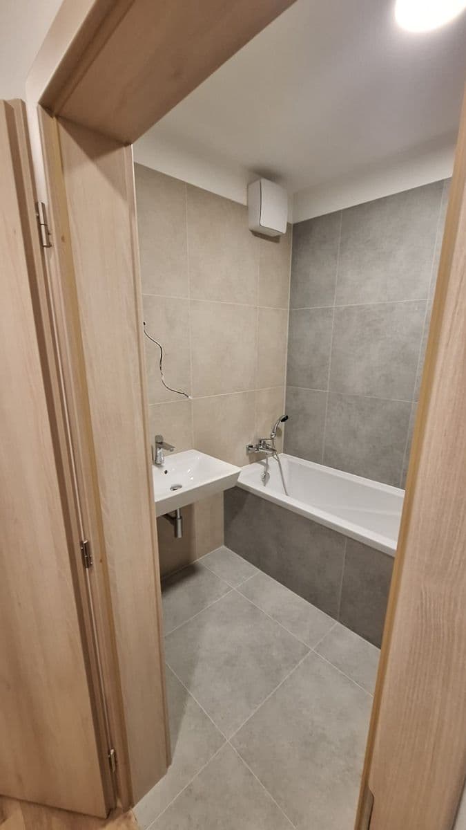 1 bedroom with open-plan kitchen flat to rent, 57 m², Topolová, Olomouc, Olomoucký Region 1 bedroom with open-plan kitchen flat to rent, 57 m², Topolová, Olomouc, Olomoucký Region