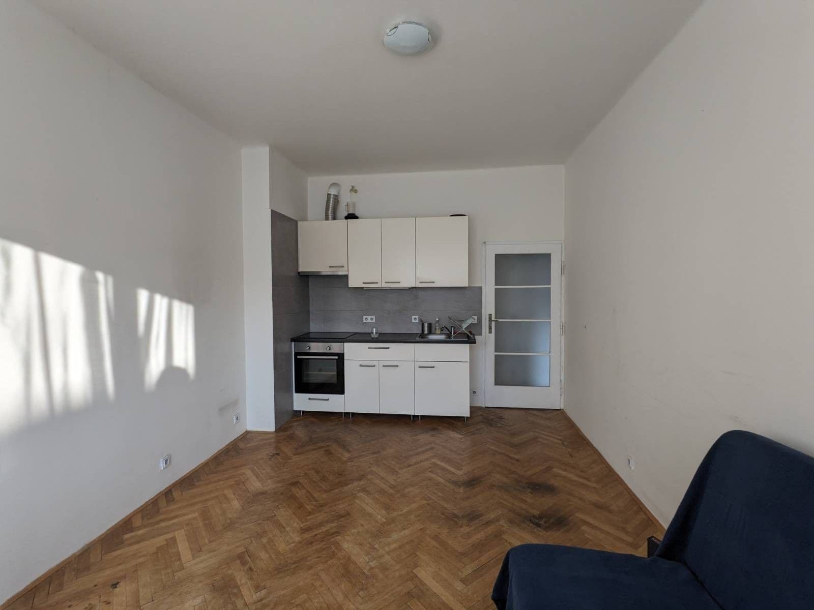 1 bedroom with open-plan kitchen flat to rent, 46 m², Donská, Prague, Prague 1 bedroom with open-plan kitchen flat to rent, 46 m², Donská, Prague, Prague