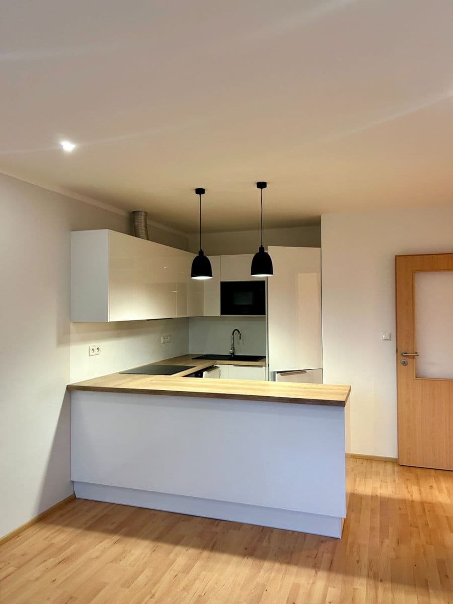 2 bedroom with open-plan kitchen flat to rent, 61 m², U Pivovaru, Benešov, Středočeský Region 2 bedroom with open-plan kitchen flat to rent, 61 m², U Pivovaru, Benešov, Středočeský Region