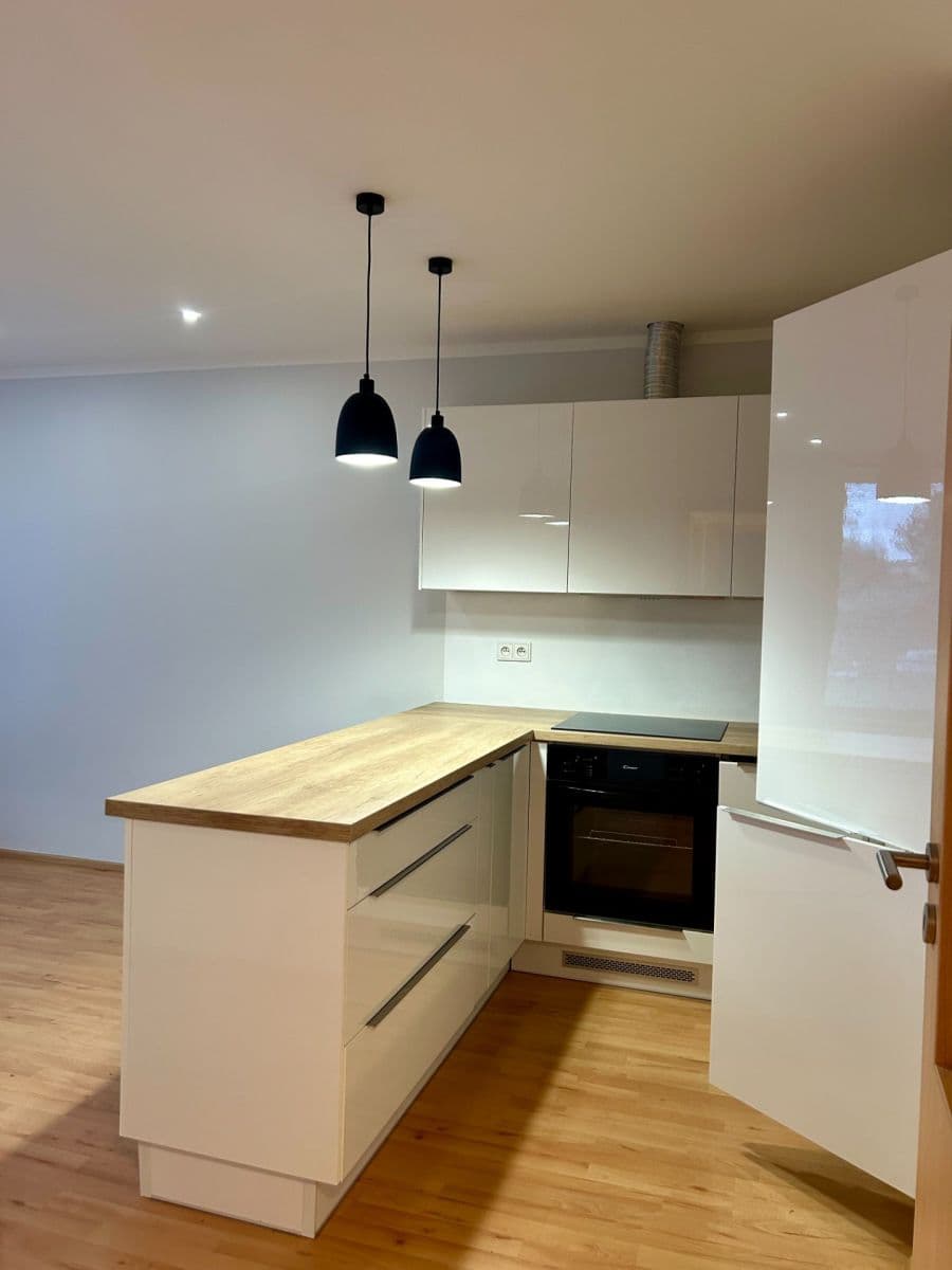 2 bedroom with open-plan kitchen flat to rent, 61 m², U Pivovaru, Benešov, Středočeský Region 2 bedroom with open-plan kitchen flat to rent, 61 m², U Pivovaru, Benešov, Středočeský Region