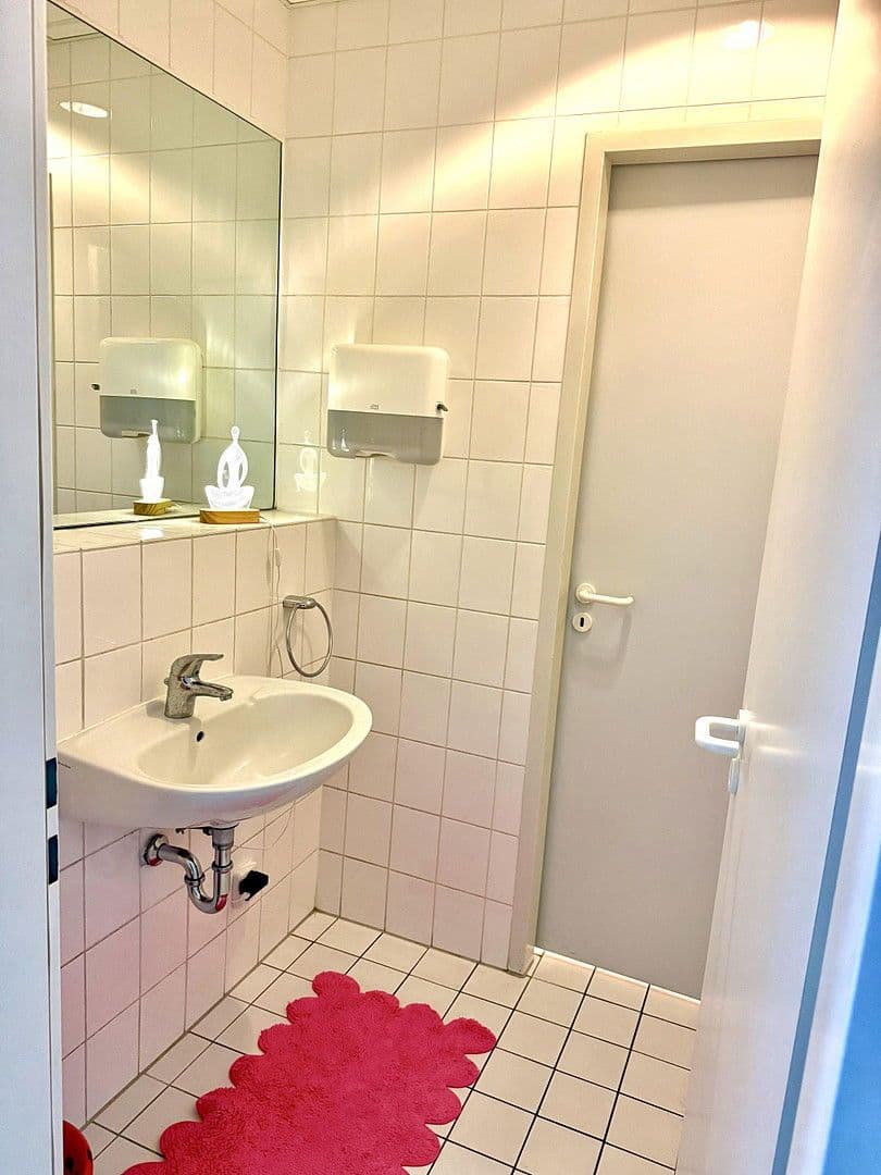 office to rent, 160 m², Lübecker Straße 25-27, Schwerin - Altstadt, Mecklenburg-Vorpommern office to rent, 160 m², Lübecker Straße 25-27, Schwerin - Altstadt, Mecklenburg-Vorpommern