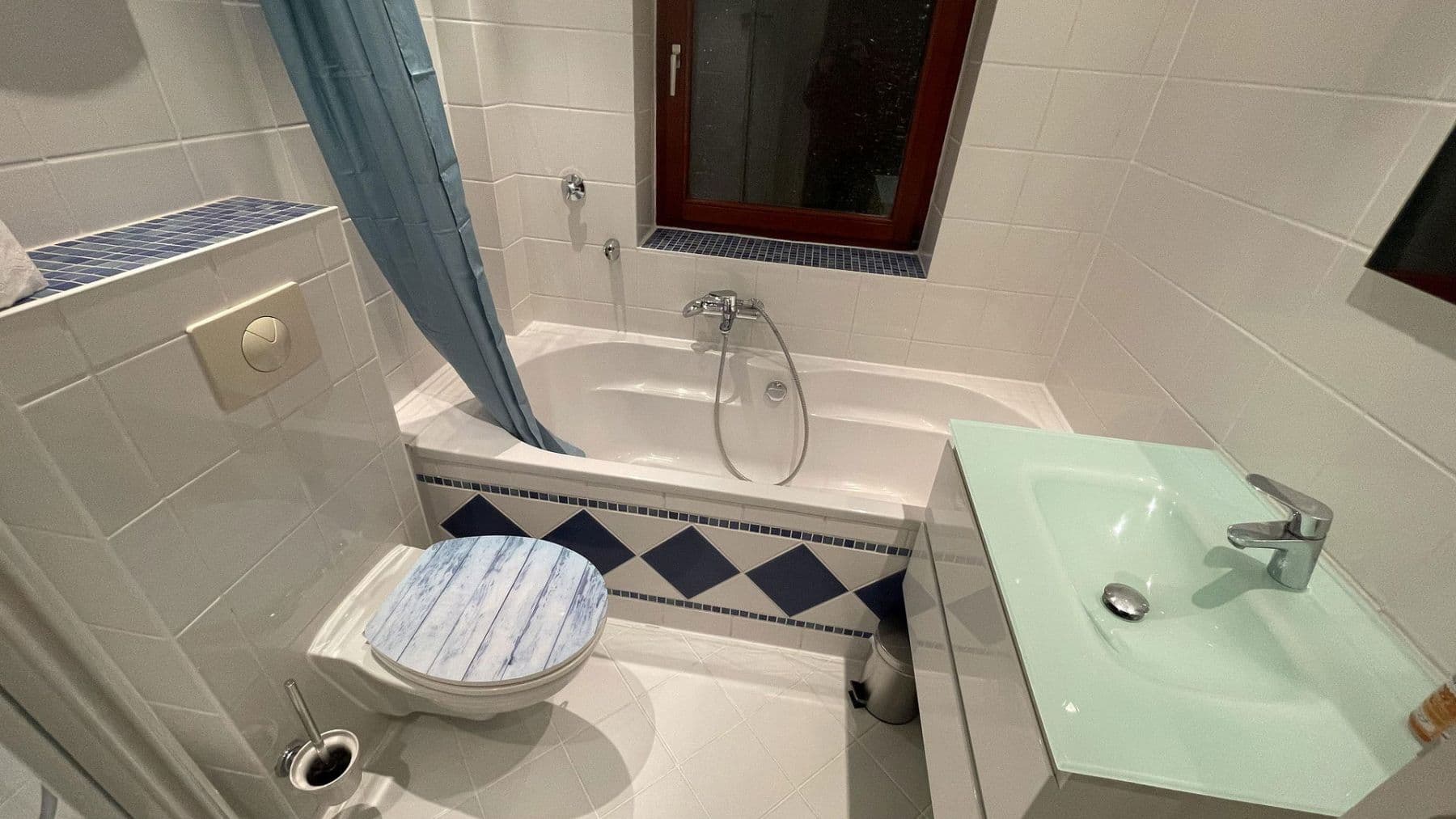 4 bedroom flat to rent, 100 m², Düsseldorf, North Rhine-Westphalia 4 bedroom flat to rent, 100 m², Düsseldorf, North Rhine-Westphalia