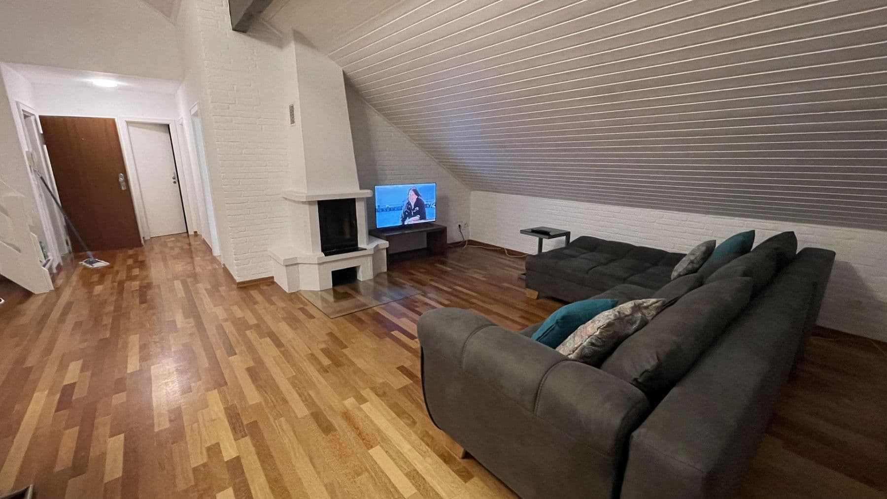 4 bedroom flat to rent, 100 m², Düsseldorf, North Rhine-Westphalia 4 bedroom flat to rent, 100 m², Düsseldorf, North Rhine-Westphalia