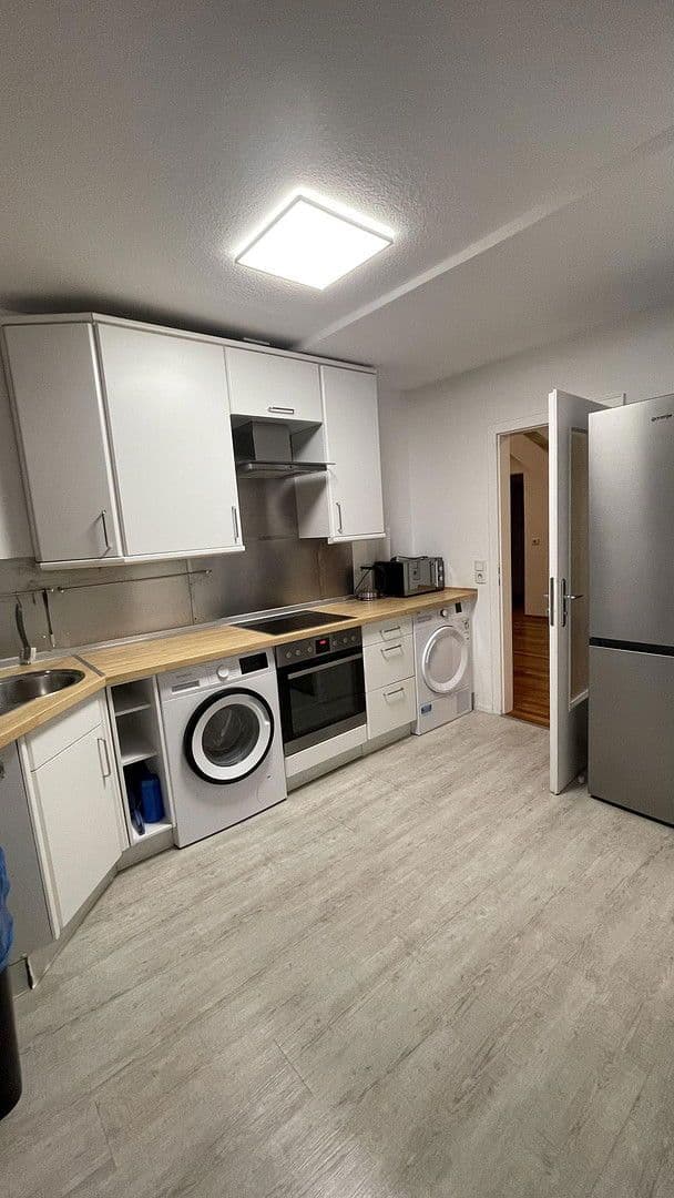 4 bedroom flat to rent, 100 m², Düsseldorf, North Rhine-Westphalia 4 bedroom flat to rent, 100 m², Düsseldorf, North Rhine-Westphalia