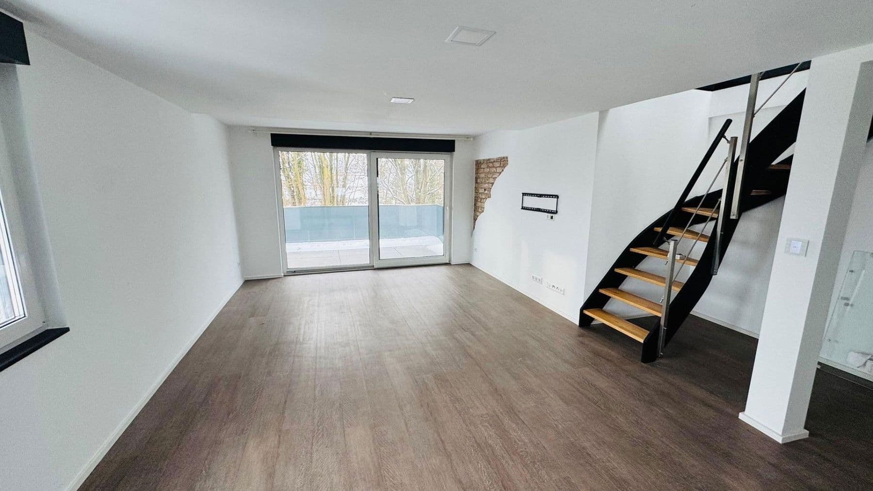 2 bedroom with open-plan kitchen flat to rent, 135 m², Ludwigsburg, Baden-Württemberg 2 bedroom with open-plan kitchen flat to rent, 135 m², Ludwigsburg, Baden-Württemberg