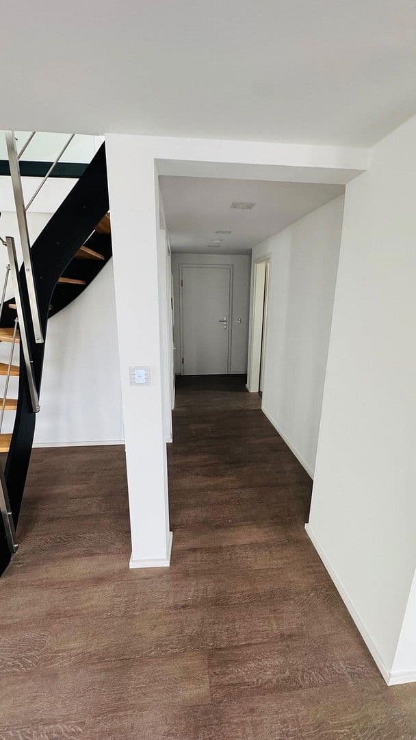 2 bedroom with open-plan kitchen flat to rent, 135 m², Ludwigsburg, Baden-Württemberg 2 bedroom with open-plan kitchen flat to rent, 135 m², Ludwigsburg, Baden-Württemberg