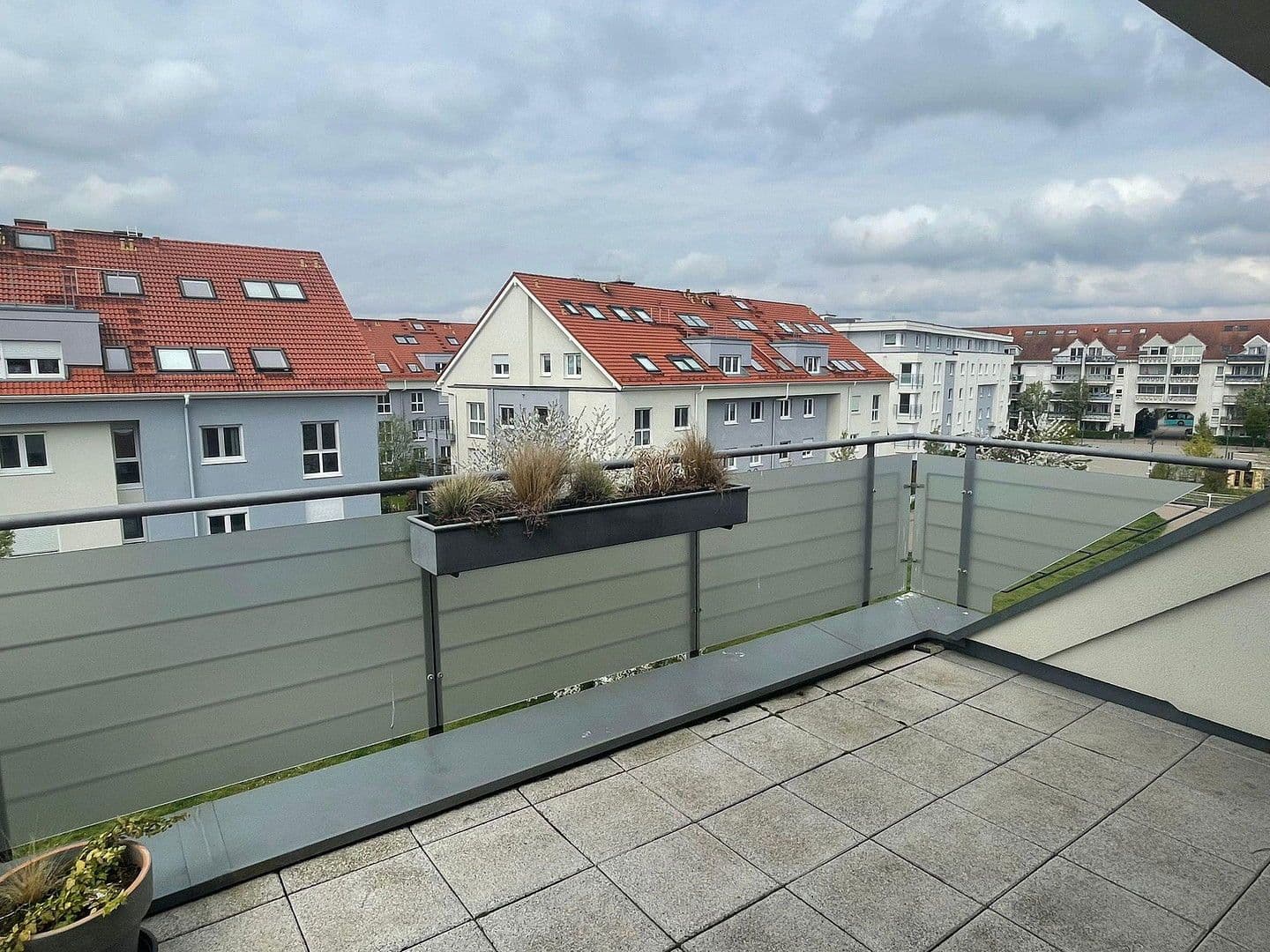 3 bedroom with open-plan kitchen flat to rent, 118 m², Frankfurt am Main, Hesse 3 bedroom with open-plan kitchen flat to rent, 118 m², Frankfurt am Main, Hesse