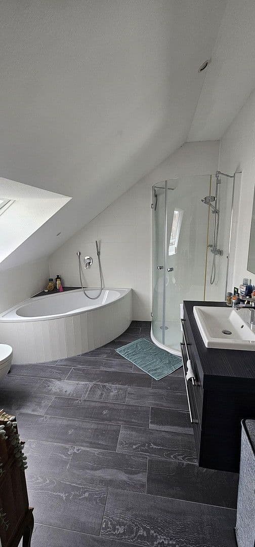 3 bedroom with open-plan kitchen flat to rent, 118 m², Frankfurt am Main, Hesse 3 bedroom with open-plan kitchen flat to rent, 118 m², Frankfurt am Main, Hesse