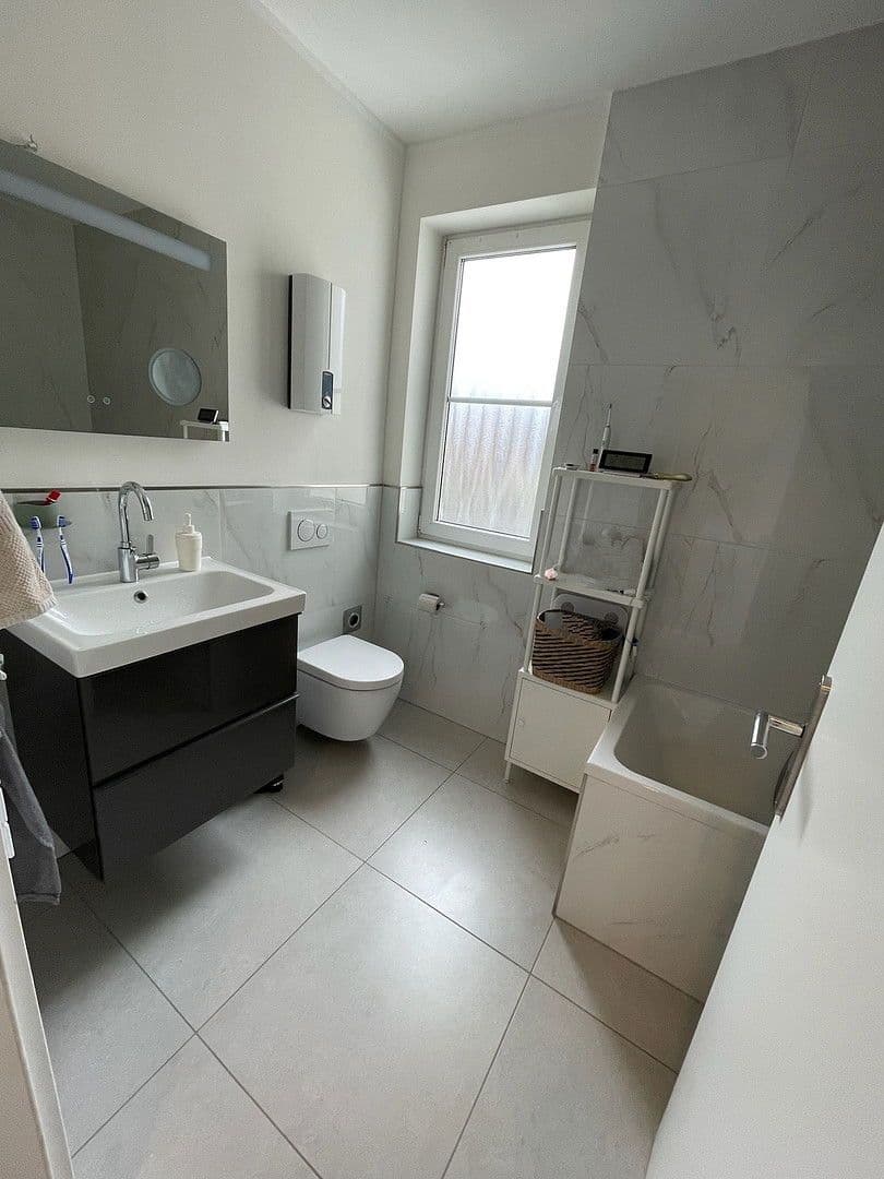 3 bedroom flat to rent, 94 m², Ubierstraße 105, Bonn, North Rhine-Westphalia 3 bedroom flat to rent, 94 m², Ubierstraße 105, Bonn, North Rhine-Westphalia