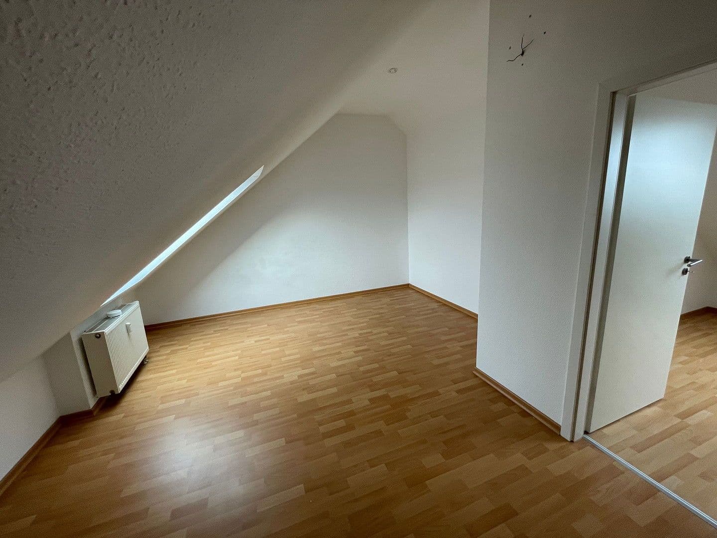 2 bedroom with open-plan kitchen flat to rent, 89 m², Offenbacher Straße, Dietzenbach, Hesse 2 bedroom with open-plan kitchen flat to rent, 89 m², Offenbacher Straße, Dietzenbach, Hesse