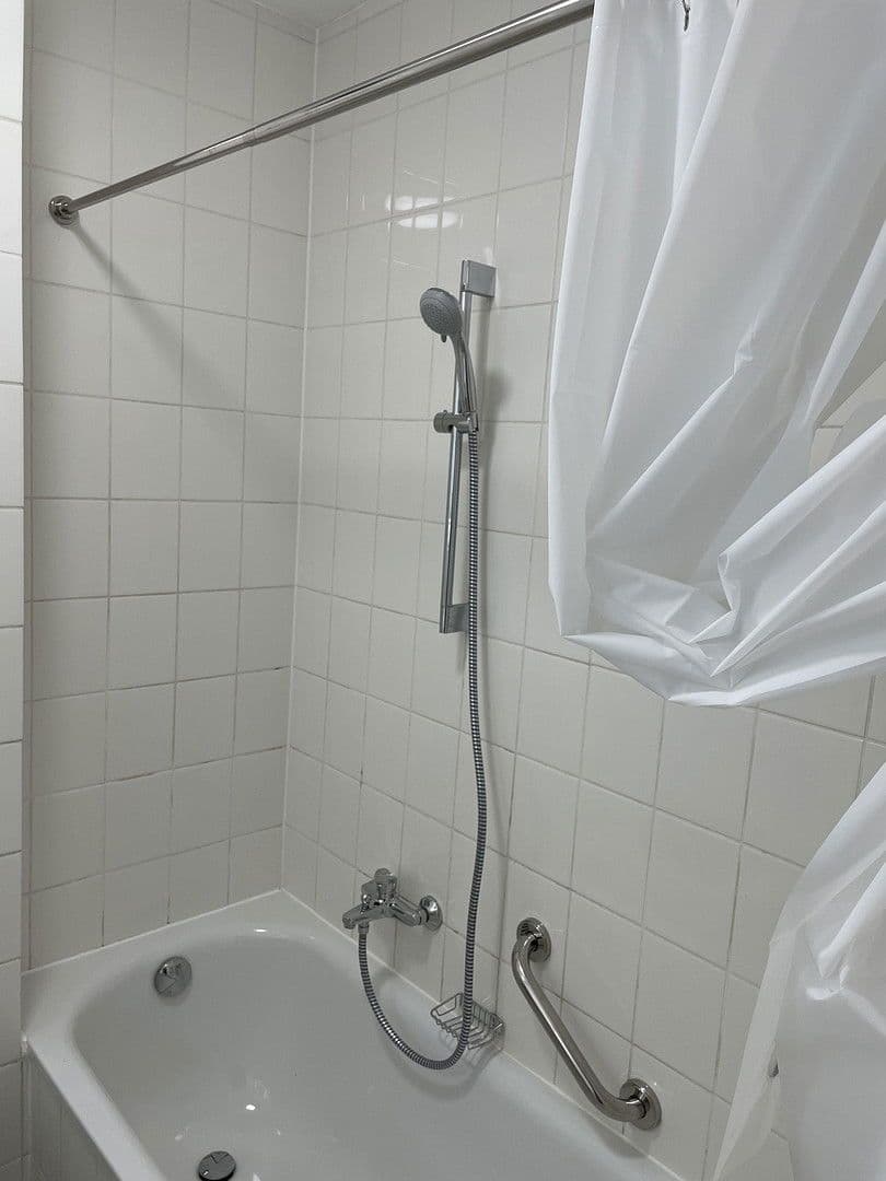 2 bedroom with open-plan kitchen flat to rent, 89 m², Offenbacher Straße, Dietzenbach, Hesse 2 bedroom with open-plan kitchen flat to rent, 89 m², Offenbacher Straße, Dietzenbach, Hesse