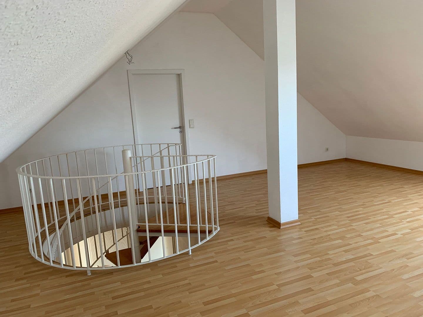 2 bedroom with open-plan kitchen flat to rent, 89 m², Offenbacher Straße, Dietzenbach, Hesse 2 bedroom with open-plan kitchen flat to rent, 89 m², Offenbacher Straße, Dietzenbach, Hesse