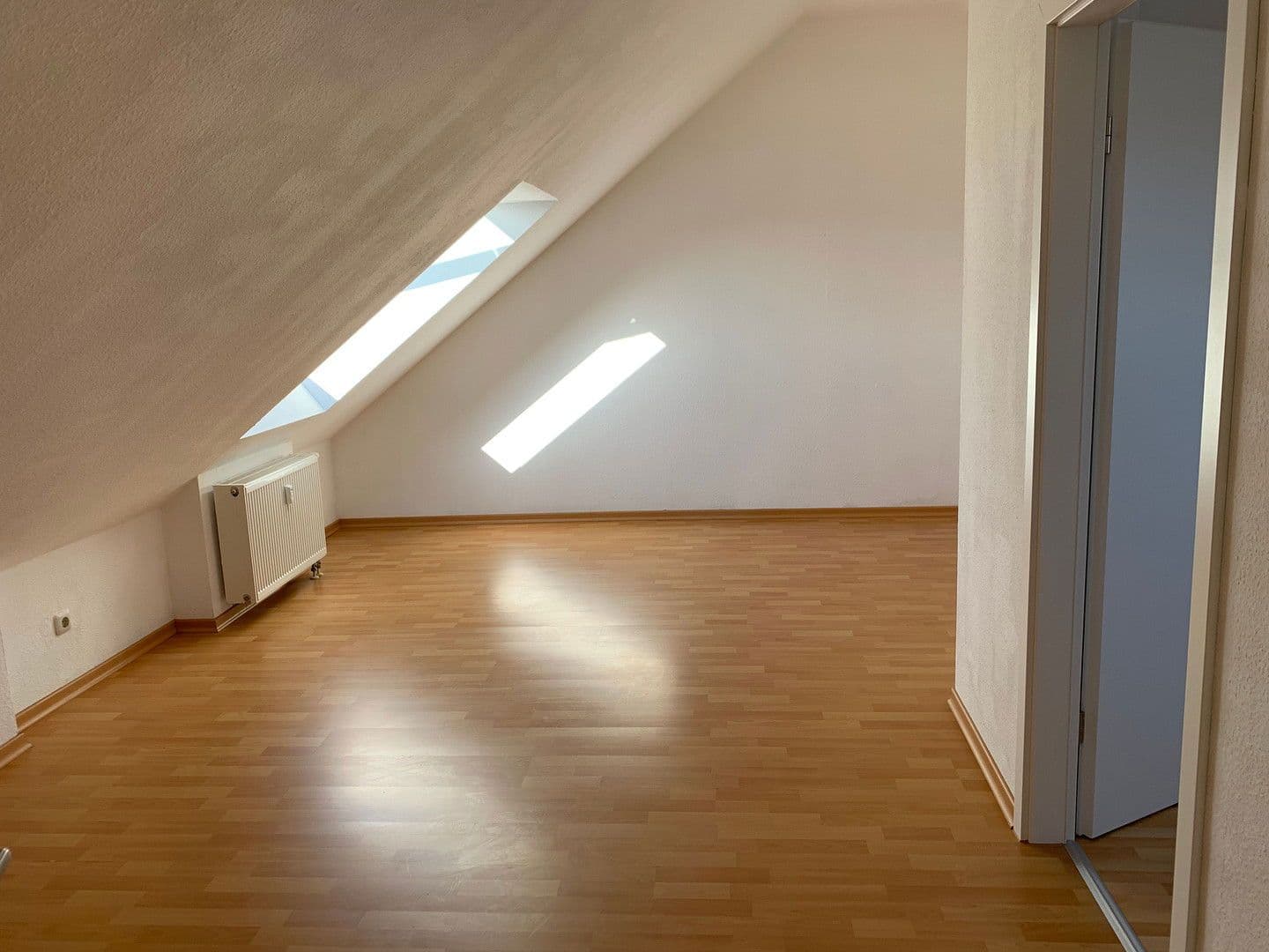 2 bedroom with open-plan kitchen flat to rent, 89 m², Offenbacher Straße, Dietzenbach, Hesse 2 bedroom with open-plan kitchen flat to rent, 89 m², Offenbacher Straße, Dietzenbach, Hesse