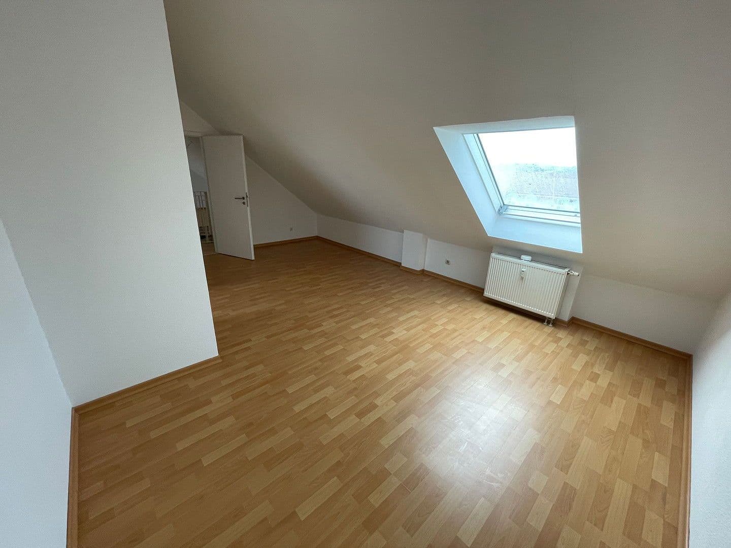2 bedroom with open-plan kitchen flat to rent, 89 m², Offenbacher Straße, Dietzenbach, Hesse 2 bedroom with open-plan kitchen flat to rent, 89 m², Offenbacher Straße, Dietzenbach, Hesse
