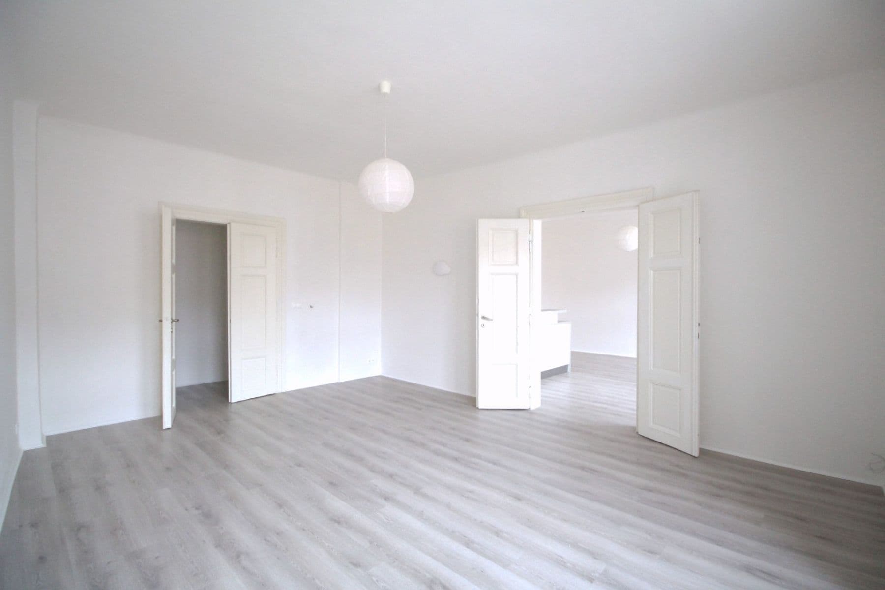 2 bedroom with open-plan kitchen flat to rent, 103 m², Bělehradská, Prague, Prague 2 bedroom with open-plan kitchen flat to rent, 103 m², Bělehradská, Prague, Prague