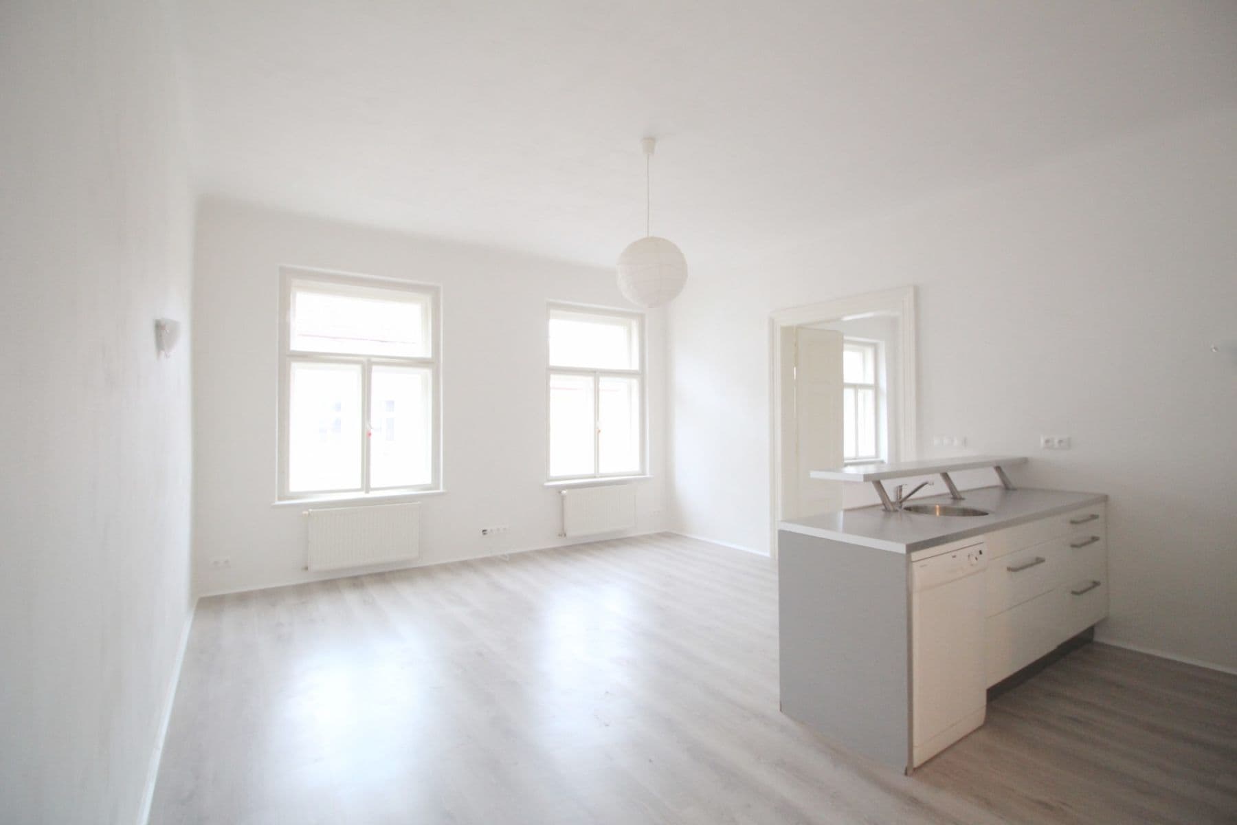 2 bedroom with open-plan kitchen flat to rent, 103 m², Bělehradská, Prague, Prague 2 bedroom with open-plan kitchen flat to rent, 103 m², Bělehradská, Prague, Prague