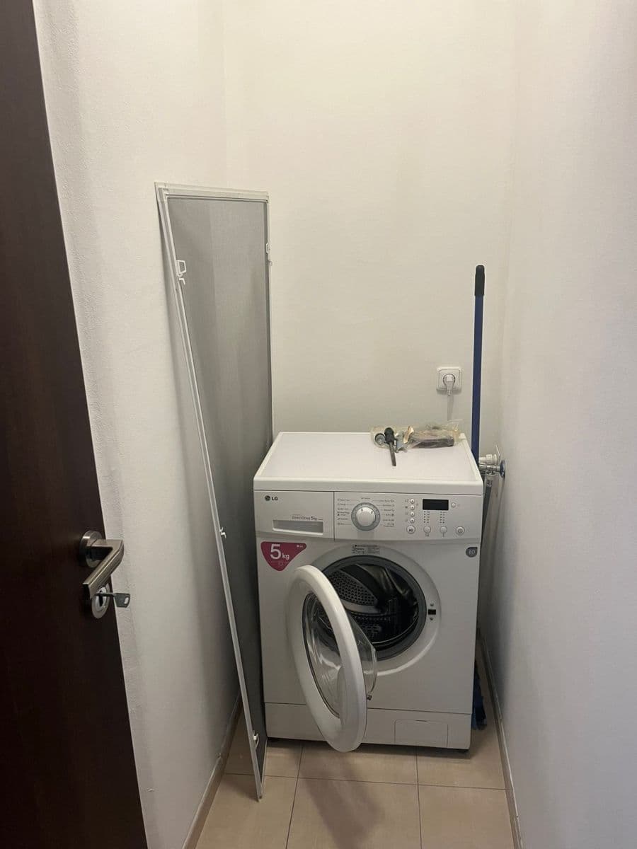 1 bedroom with open-plan kitchen flat to rent, 37 m², Nedvězská, Prague, Prague 1 bedroom with open-plan kitchen flat to rent, 37 m², Nedvězská, Prague, Prague