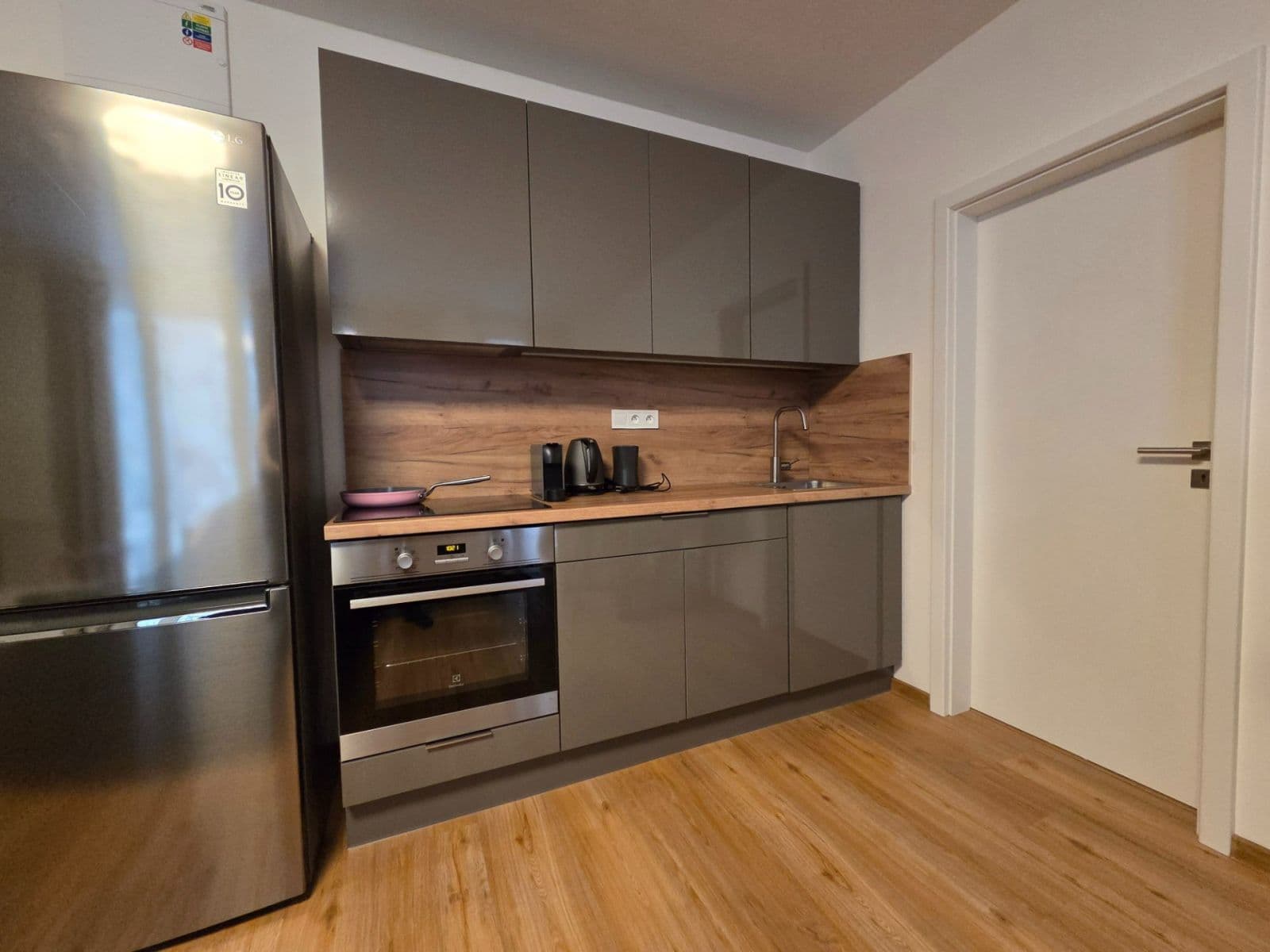 1 bedroom with open-plan kitchen flat to rent, 38 m², Pod Stárkou, Prague, Prague 1 bedroom with open-plan kitchen flat to rent, 38 m², Pod Stárkou, Prague, Prague