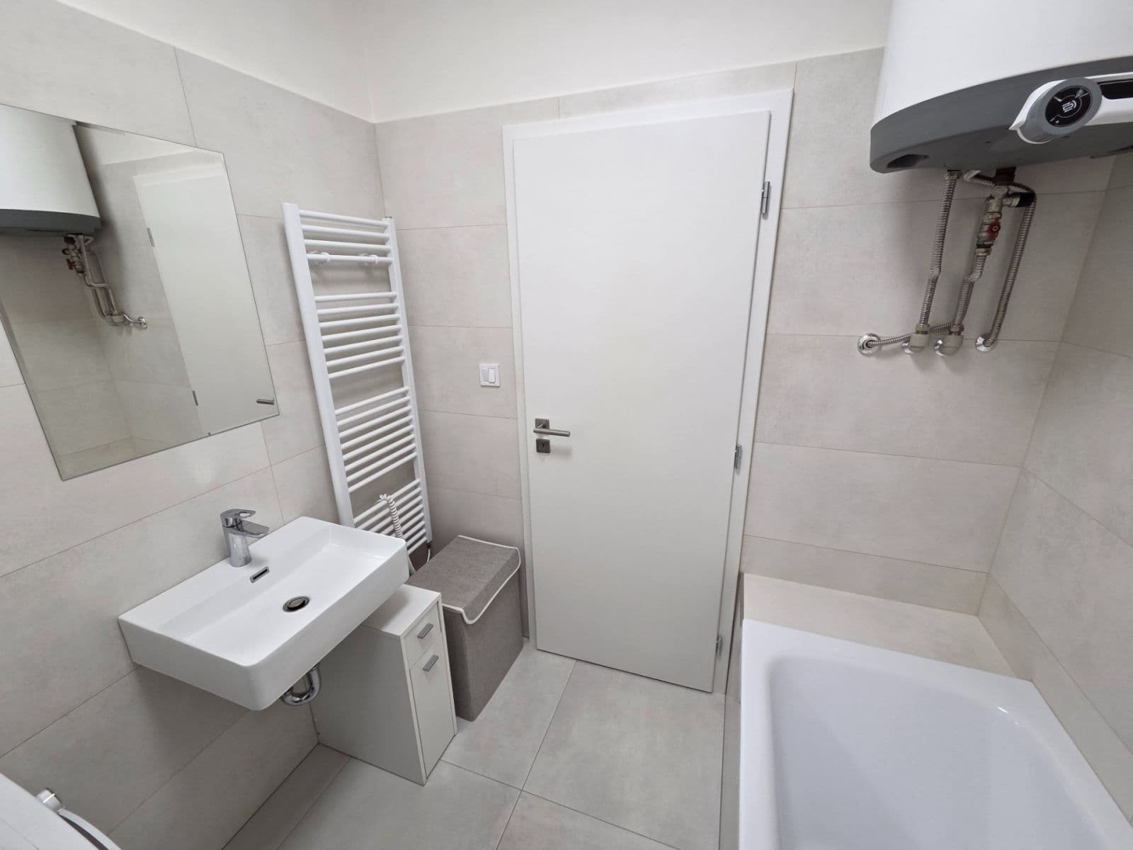 1 bedroom with open-plan kitchen flat to rent, 38 m², Pod Stárkou, Prague, Prague 1 bedroom with open-plan kitchen flat to rent, 38 m², Pod Stárkou, Prague, Prague