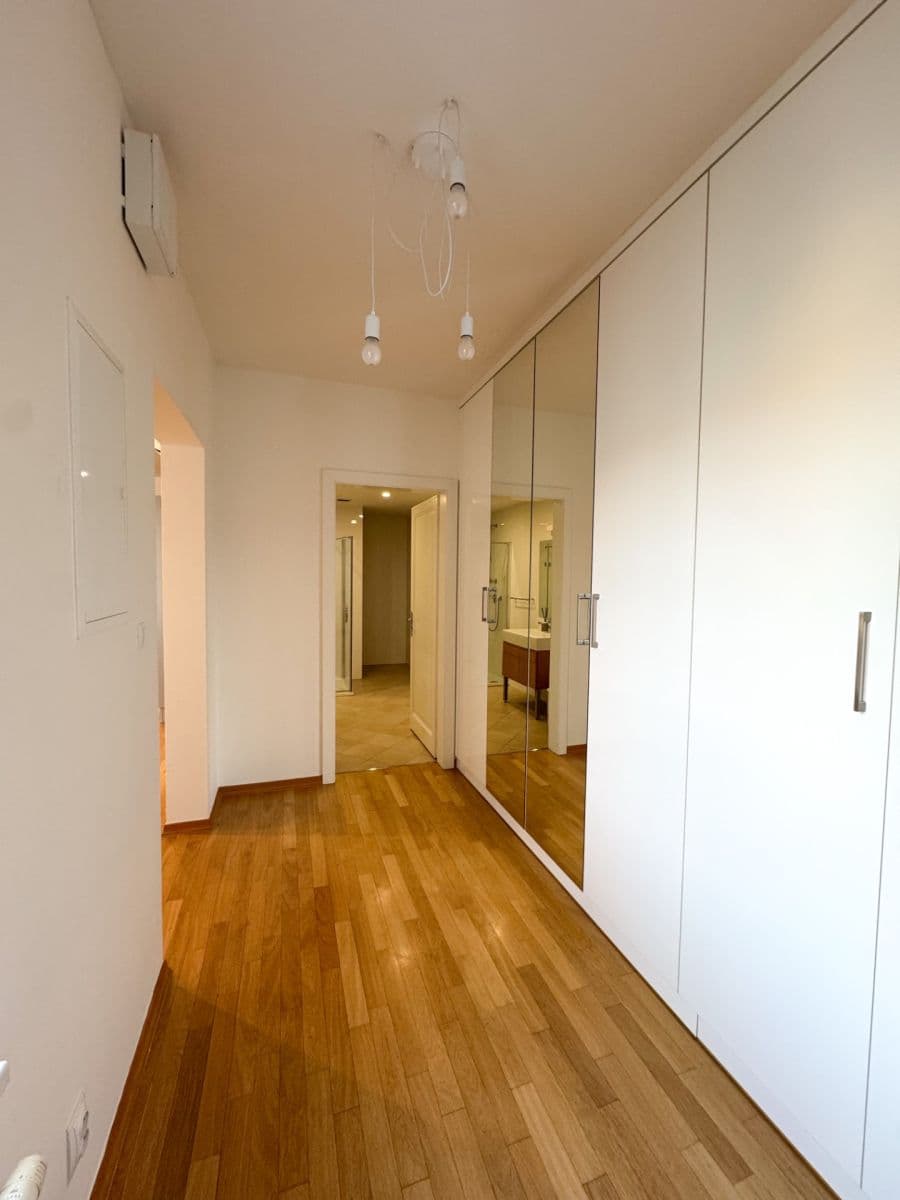 2 bedroom with open-plan kitchen flat to rent, 143 m², Opatovická, Prague, Prague 2 bedroom with open-plan kitchen flat to rent, 143 m², Opatovická, Prague, Prague
