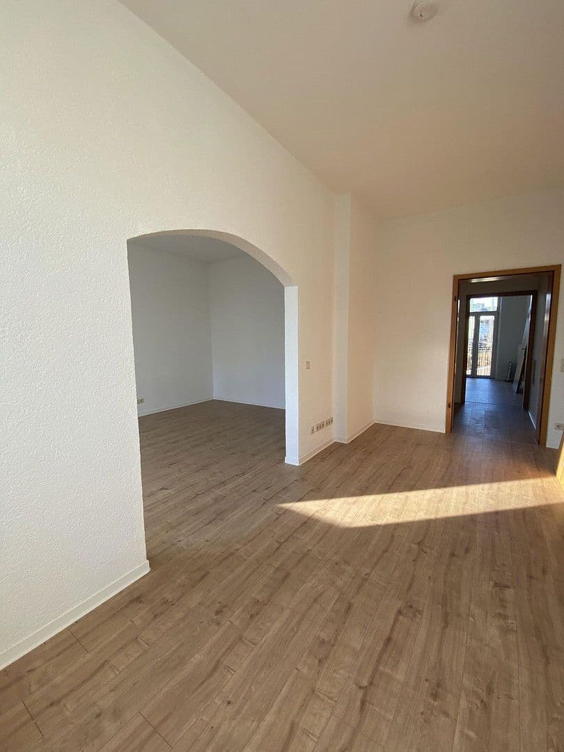 1 bedroom with open-plan kitchen flat to rent, 94 m², Hof, Bavaria 1 bedroom with open-plan kitchen flat to rent, 94 m², Hof, Bavaria