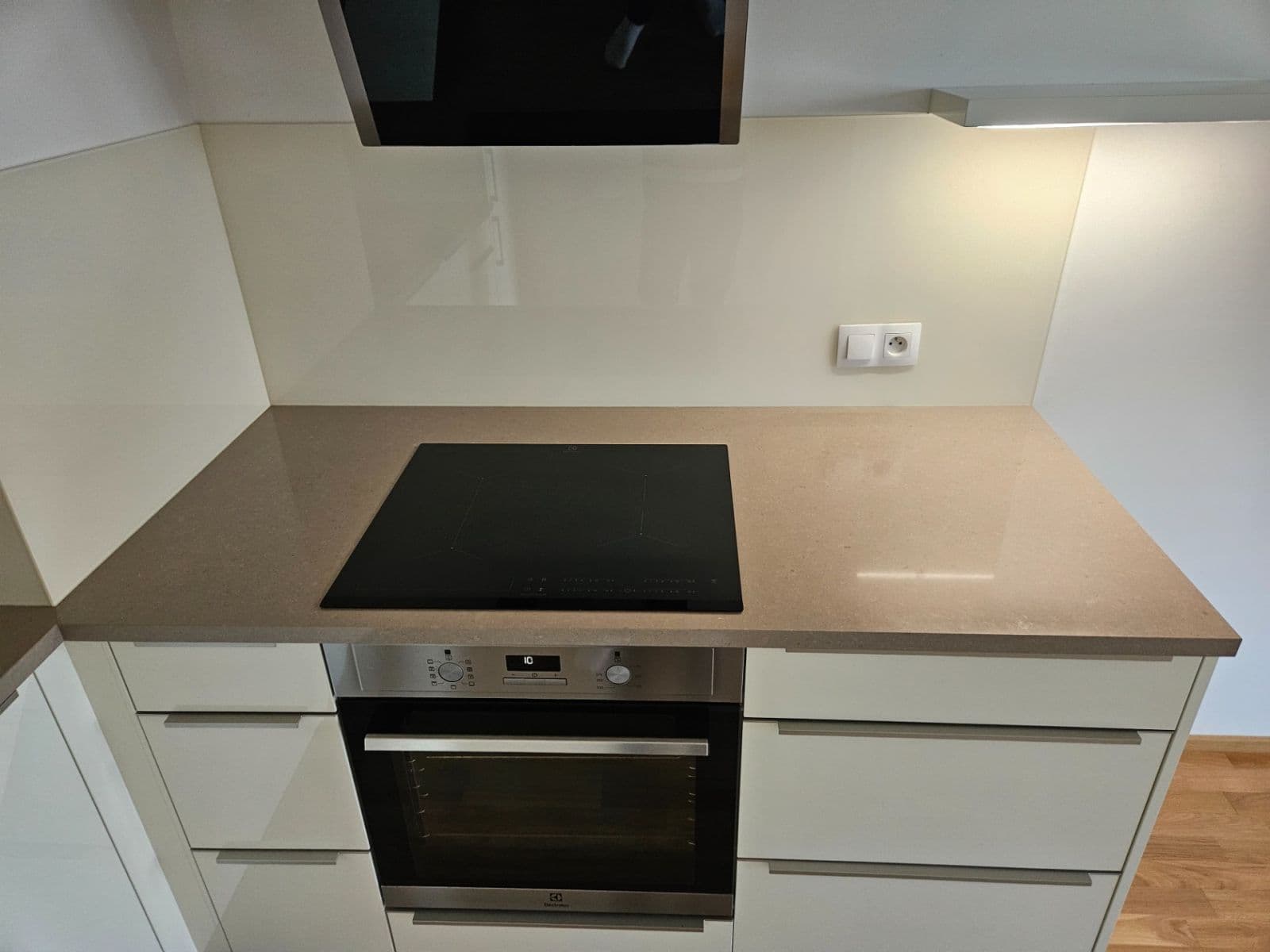 1 bedroom with open-plan kitchen flat to rent, 54 m², Waltariho, Prague, Prague 1 bedroom with open-plan kitchen flat to rent, 54 m², Waltariho, Prague, Prague