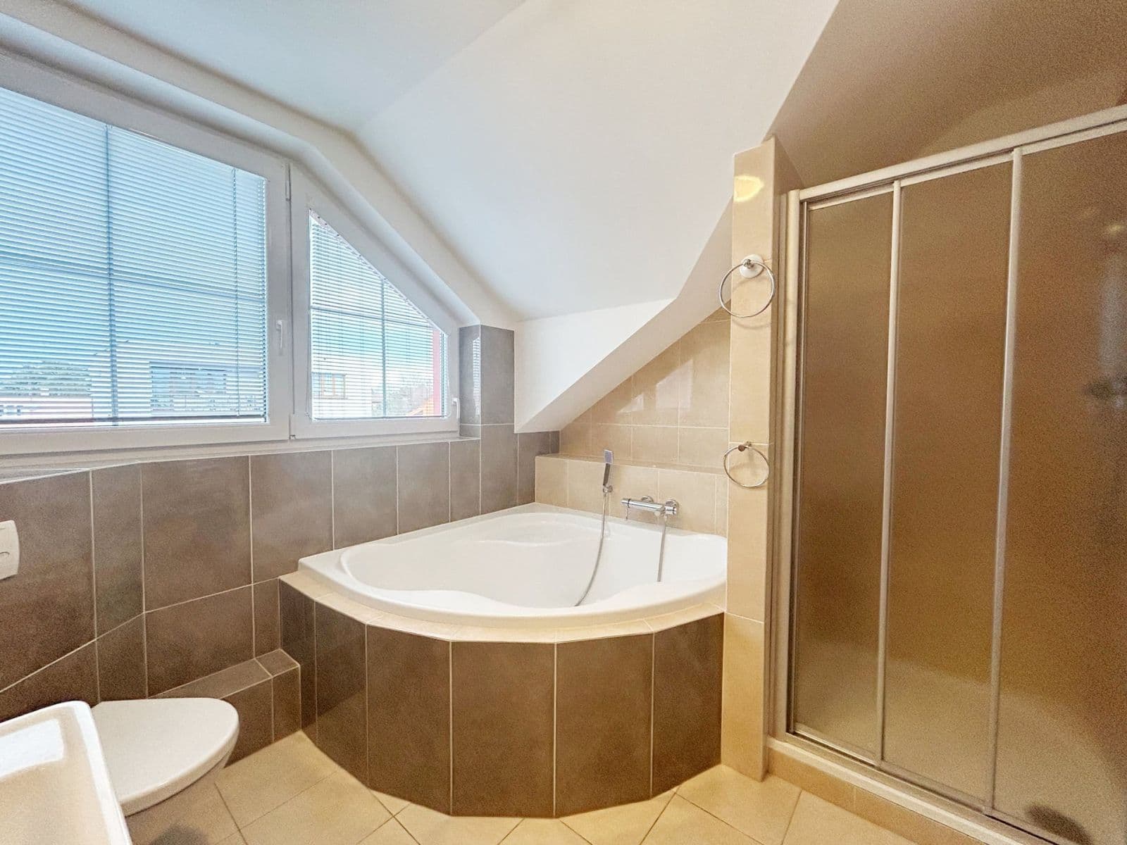 house to rent, 105 m², Družstevní, Nehvizdy, Středočeský Region house to rent, 105 m², Družstevní, Nehvizdy, Středočeský Region