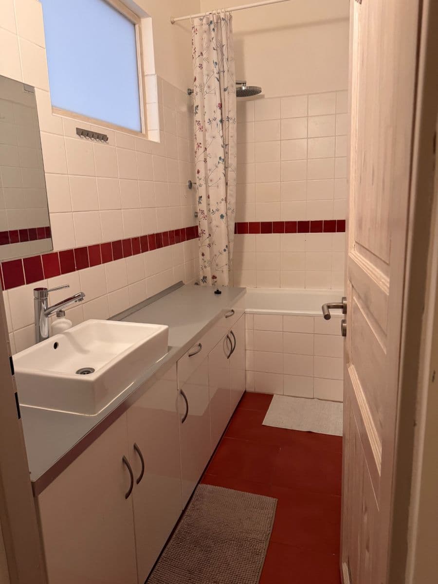 1 bedroom flat to rent, 40 m², Slovenská, Prague, Prague 1 bedroom flat to rent, 40 m², Slovenská, Prague, Prague