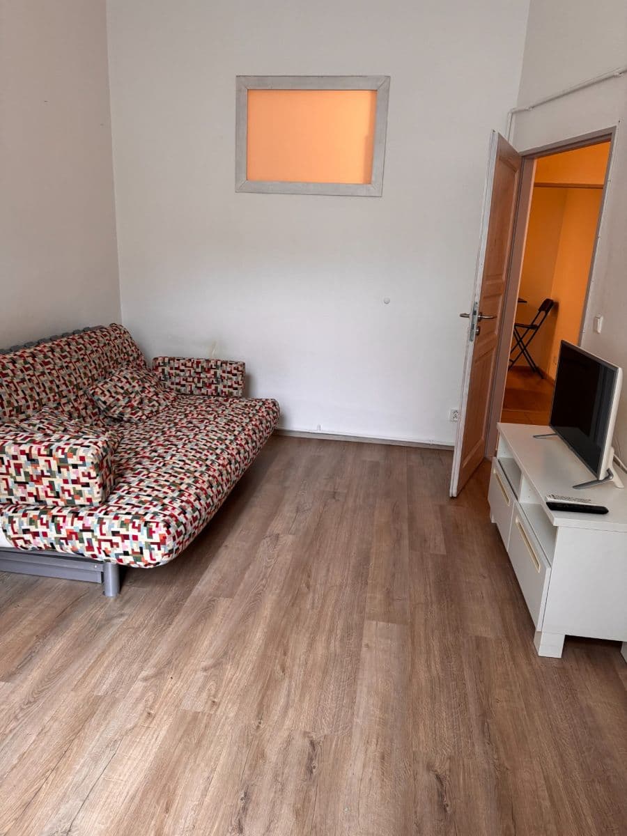 1 bedroom flat to rent, 40 m², Slovenská, Prague, Prague 1 bedroom flat to rent, 40 m², Slovenská, Prague, Prague