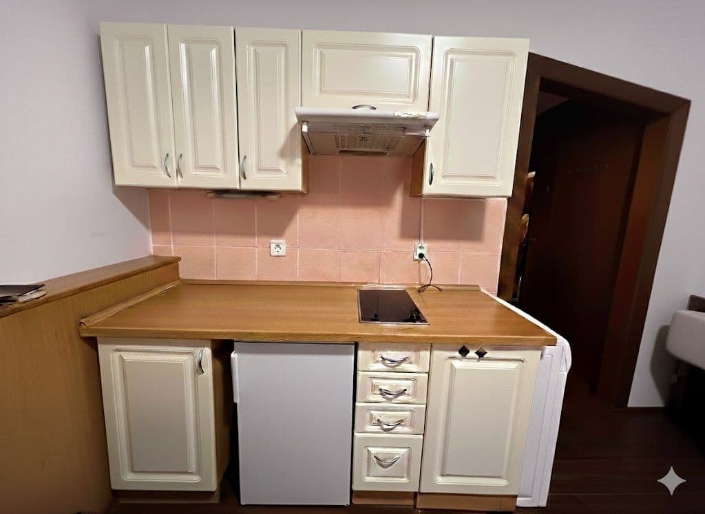 Studio flat to rent, 20 m², Na okruhu, Prague, Prague Studio flat to rent, 20 m², Na okruhu, Prague, Prague