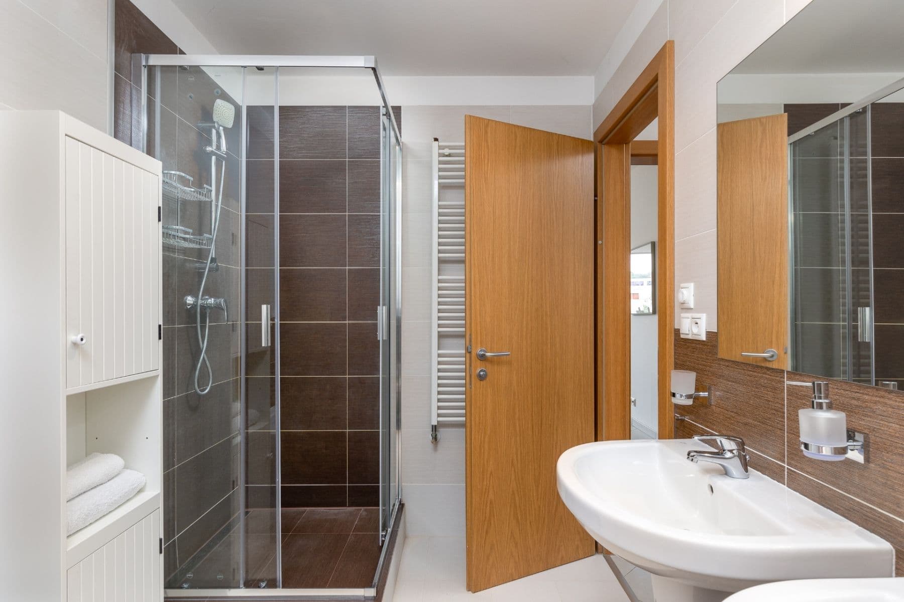 1 bedroom with open-plan kitchen flat to rent, 70 m², V přístavu, Prague, Prague 1 bedroom with open-plan kitchen flat to rent, 70 m², V přístavu, Prague, Prague