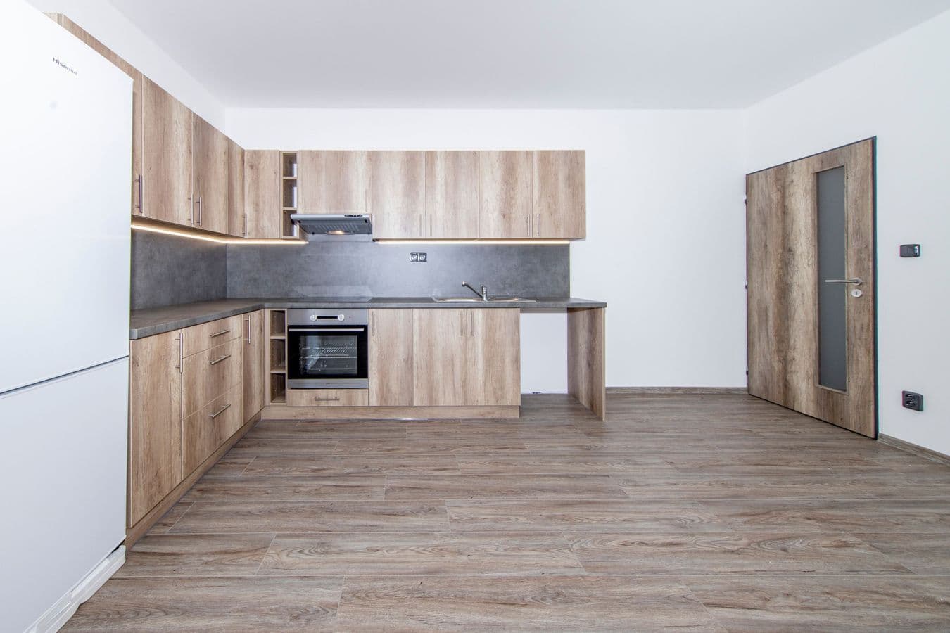 1 bedroom with open-plan kitchen flat to rent, 52 m², U Plynárny, Prague, Prague 1 bedroom with open-plan kitchen flat to rent, 52 m², U Plynárny, Prague, Prague