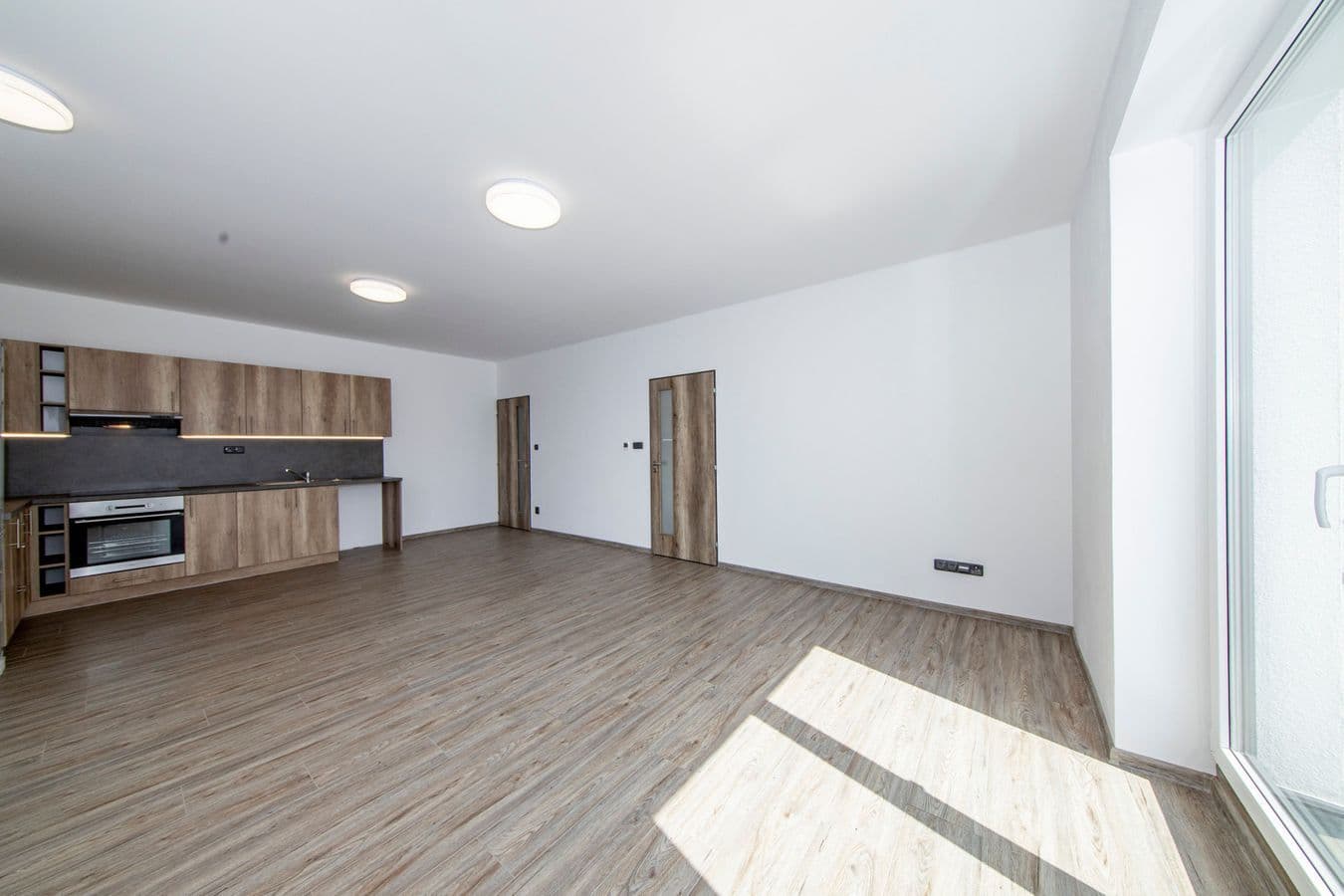 1 bedroom with open-plan kitchen flat to rent, 52 m², U Plynárny, Prague, Prague 1 bedroom with open-plan kitchen flat to rent, 52 m², U Plynárny, Prague, Prague