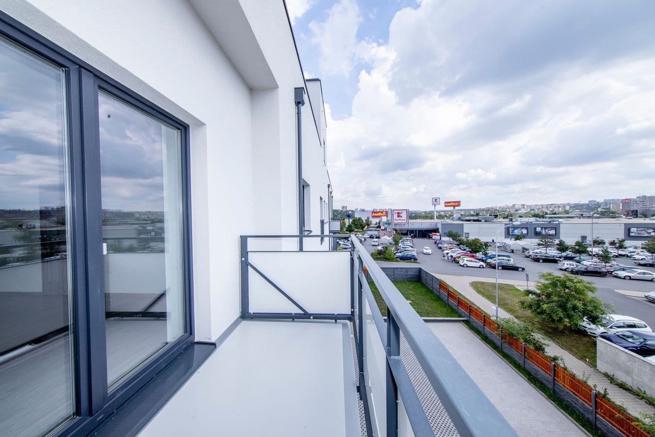 1 bedroom with open-plan kitchen flat to rent, 52 m², U Plynárny, Prague, Prague 1 bedroom with open-plan kitchen flat to rent, 52 m², U Plynárny, Prague, Prague