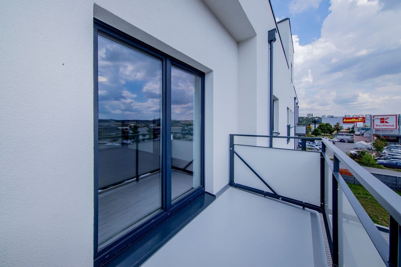 1 bedroom with open-plan kitchen flat to rent, 52 m², U Plynárny, Prague, Prague 1 bedroom with open-plan kitchen flat to rent, 52 m², U Plynárny, Prague, Prague