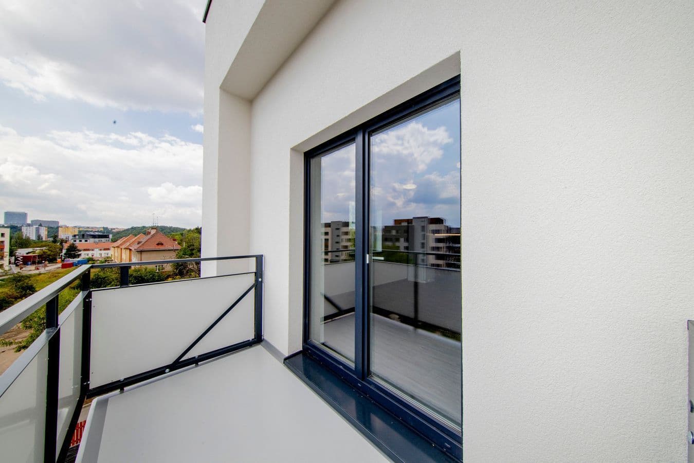 1 bedroom with open-plan kitchen flat to rent, 52 m², U Plynárny, Prague, Prague 1 bedroom with open-plan kitchen flat to rent, 52 m², U Plynárny, Prague, Prague