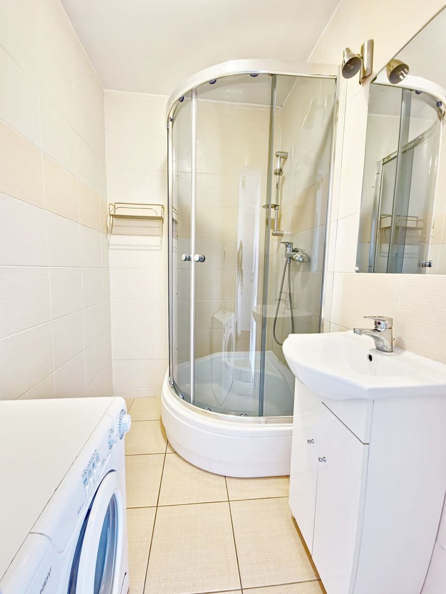 1 bedroom with open-plan kitchen flat for sale, 47 m², Oleška, Středočeský Region 1 bedroom with open-plan kitchen flat for sale, 47 m², Oleška, Středočeský Region