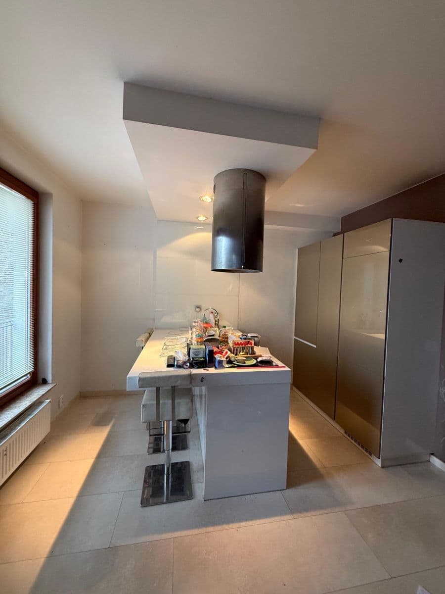 2 bedroom with open-plan kitchen flat to rent, 76 m², Pod Kavalírkou, Prague, Prague 2 bedroom with open-plan kitchen flat to rent, 76 m², Pod Kavalírkou, Prague, Prague