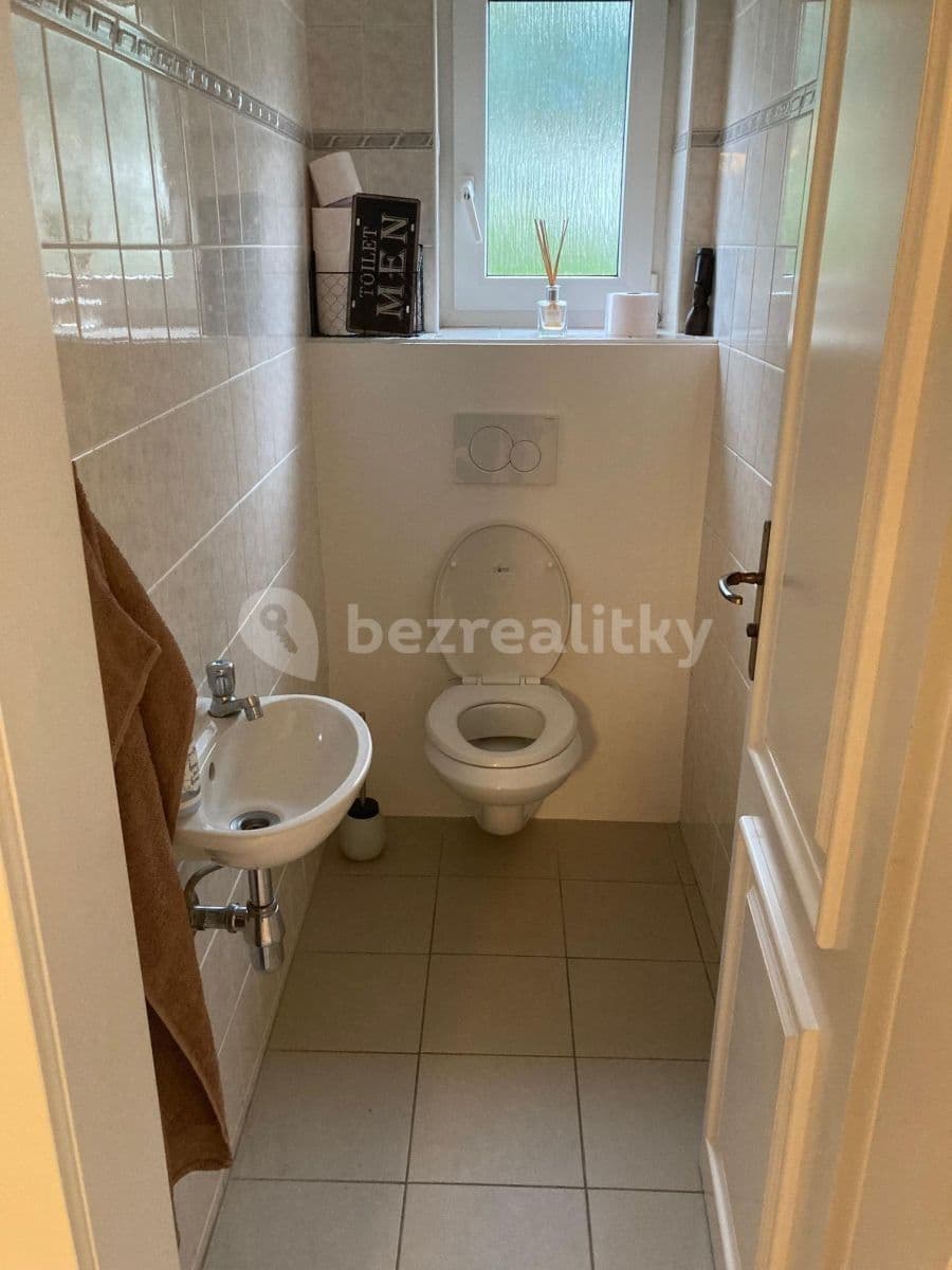 2 bedroom with open-plan kitchen flat to rent, 95 m², Velké Popovice, Středočeský Region 2 bedroom with open-plan kitchen flat to rent, 95 m², Velké Popovice, Středočeský Region