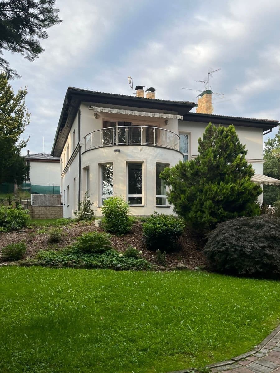 2 bedroom with open-plan kitchen flat to rent, 95 m², Velké Popovice, Středočeský Region 2 bedroom with open-plan kitchen flat to rent, 95 m², Velké Popovice, Středočeský Region