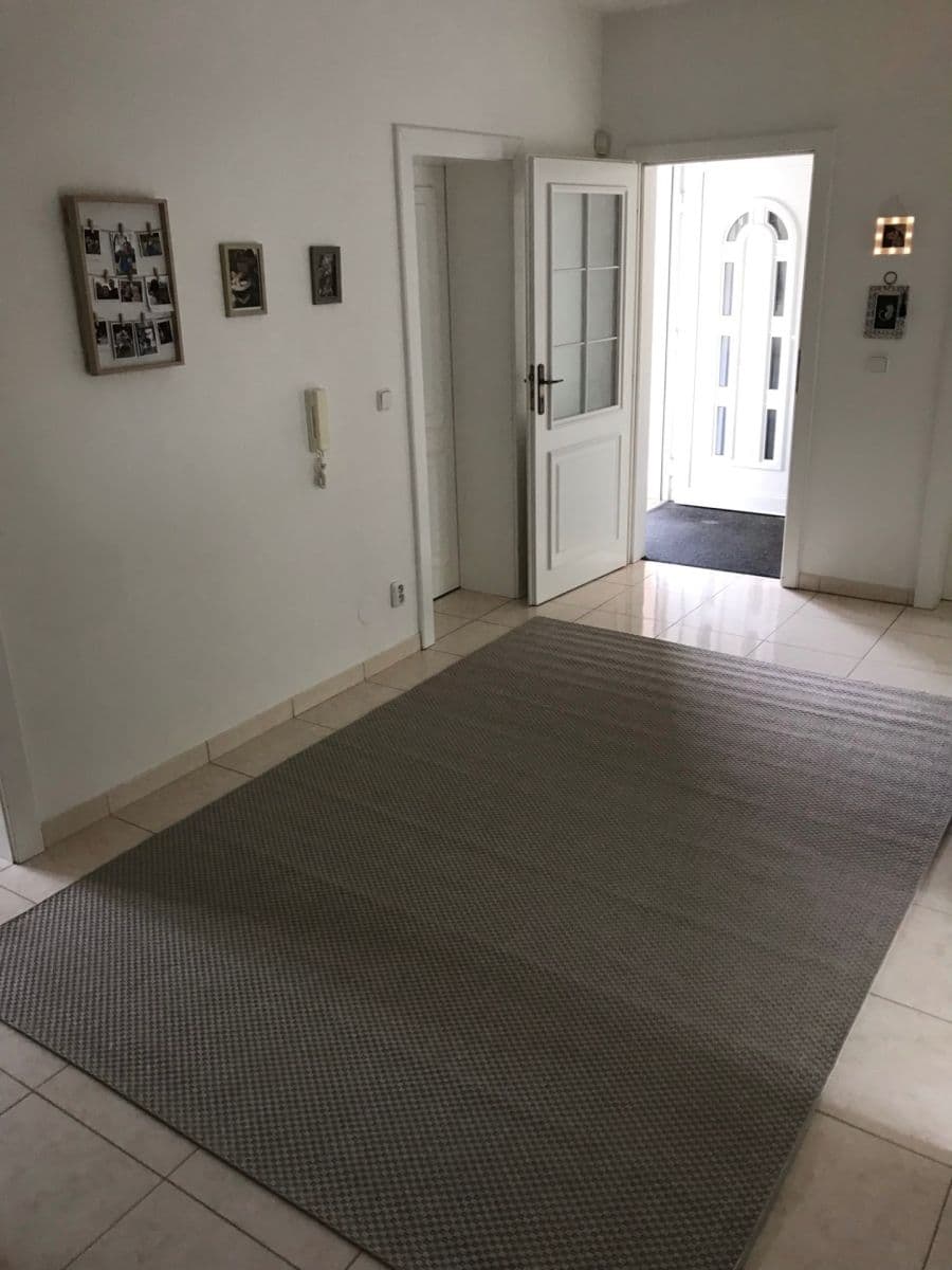 2 bedroom with open-plan kitchen flat to rent, 95 m², Velké Popovice, Středočeský Region 2 bedroom with open-plan kitchen flat to rent, 95 m², Velké Popovice, Středočeský Region