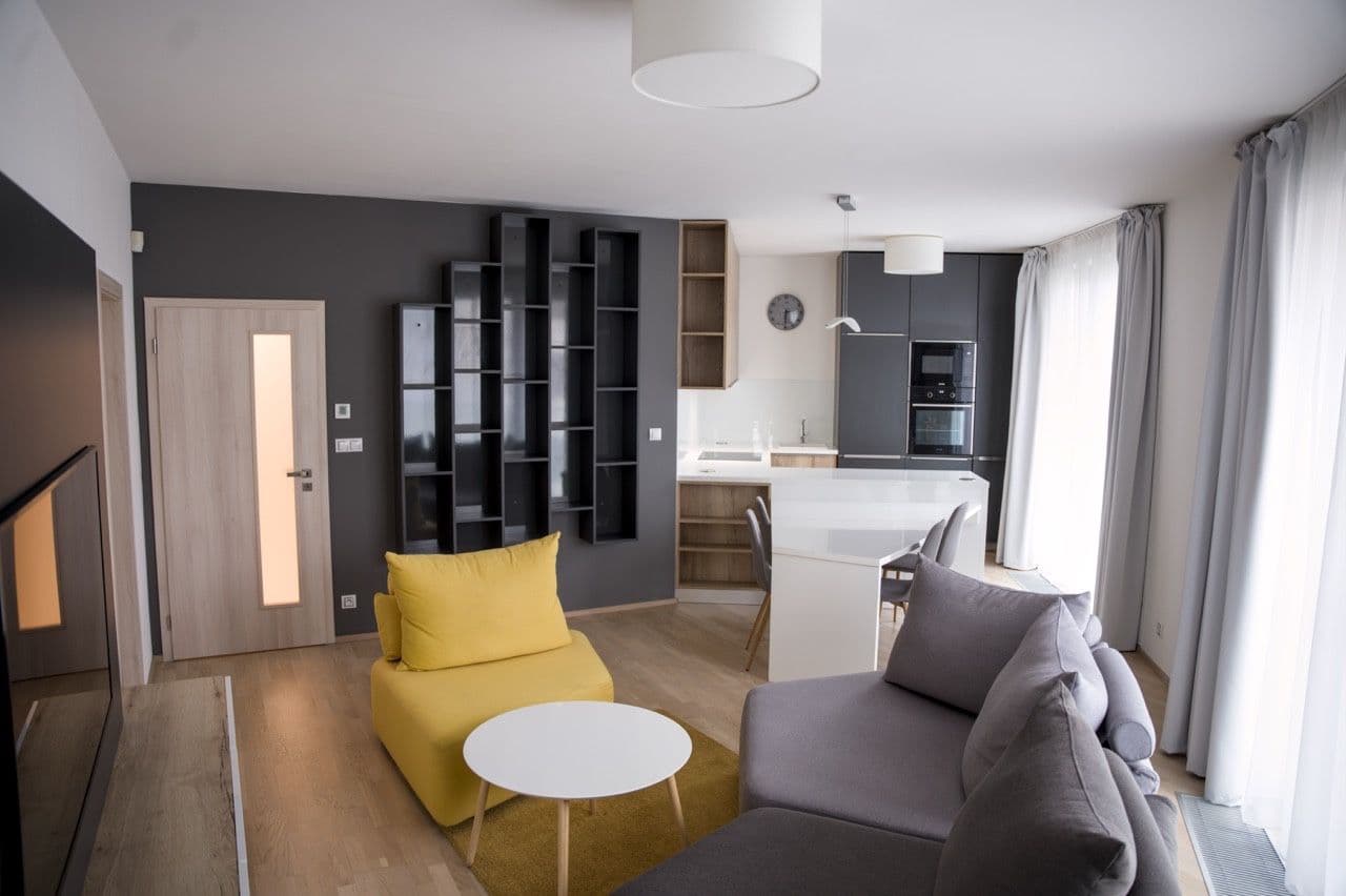 1 bedroom with open-plan kitchen flat to rent, 76 m², Vojenova, Prague, Prague 1 bedroom with open-plan kitchen flat to rent, 76 m², Vojenova, Prague, Prague