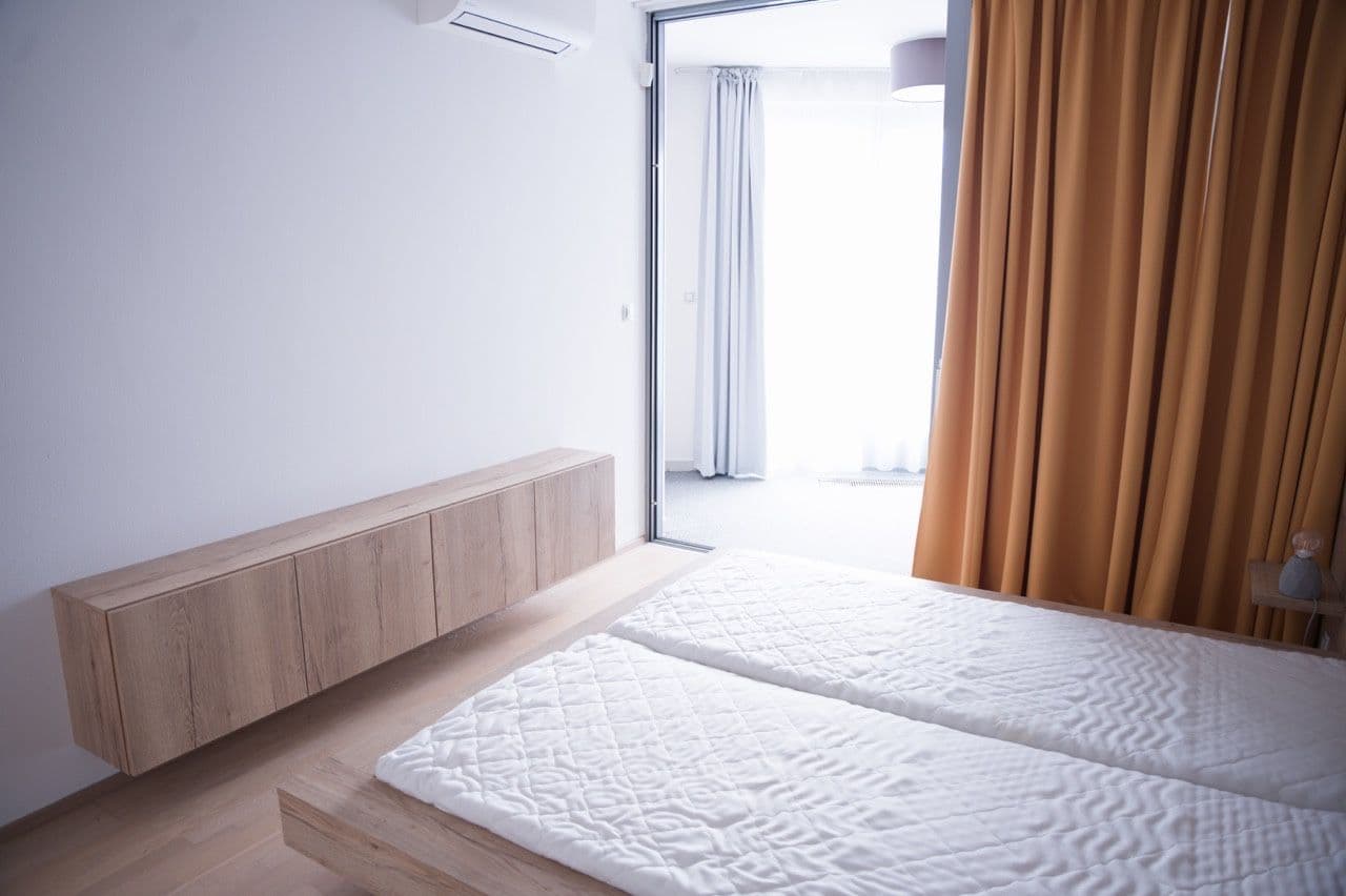 1 bedroom with open-plan kitchen flat to rent, 76 m², Vojenova, Prague, Prague 1 bedroom with open-plan kitchen flat to rent, 76 m², Vojenova, Prague, Prague